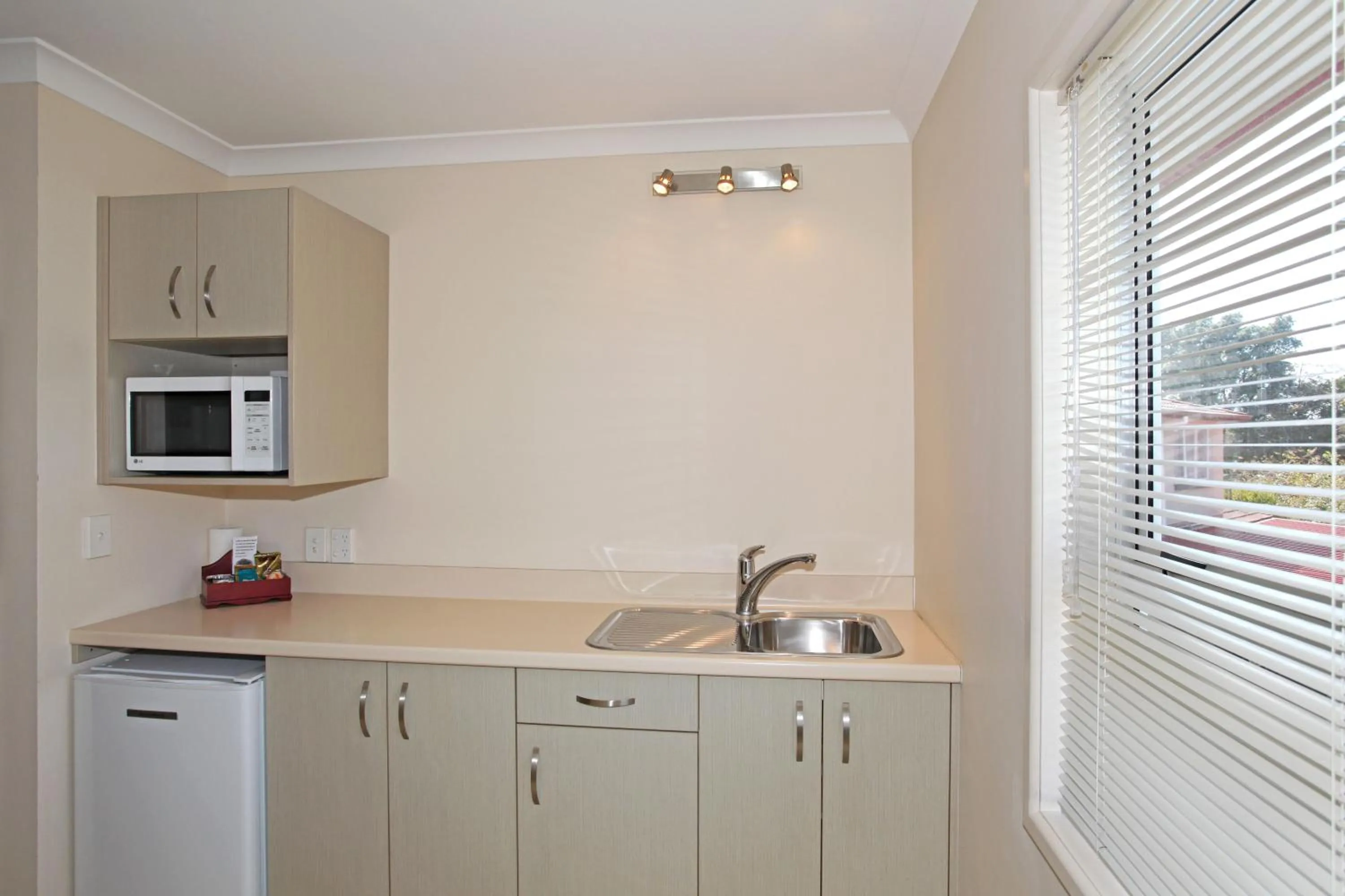 Day in Touchwood Motor Lodge