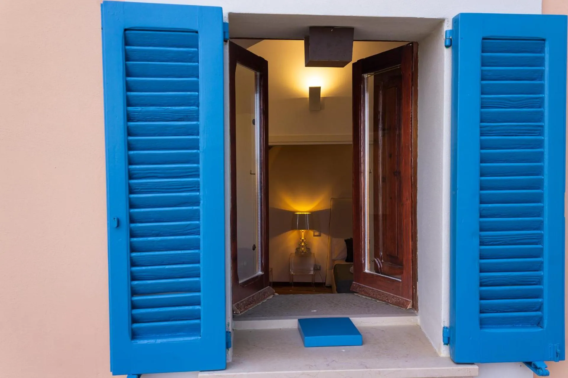 Facade/entrance in Stella Maris suite relax