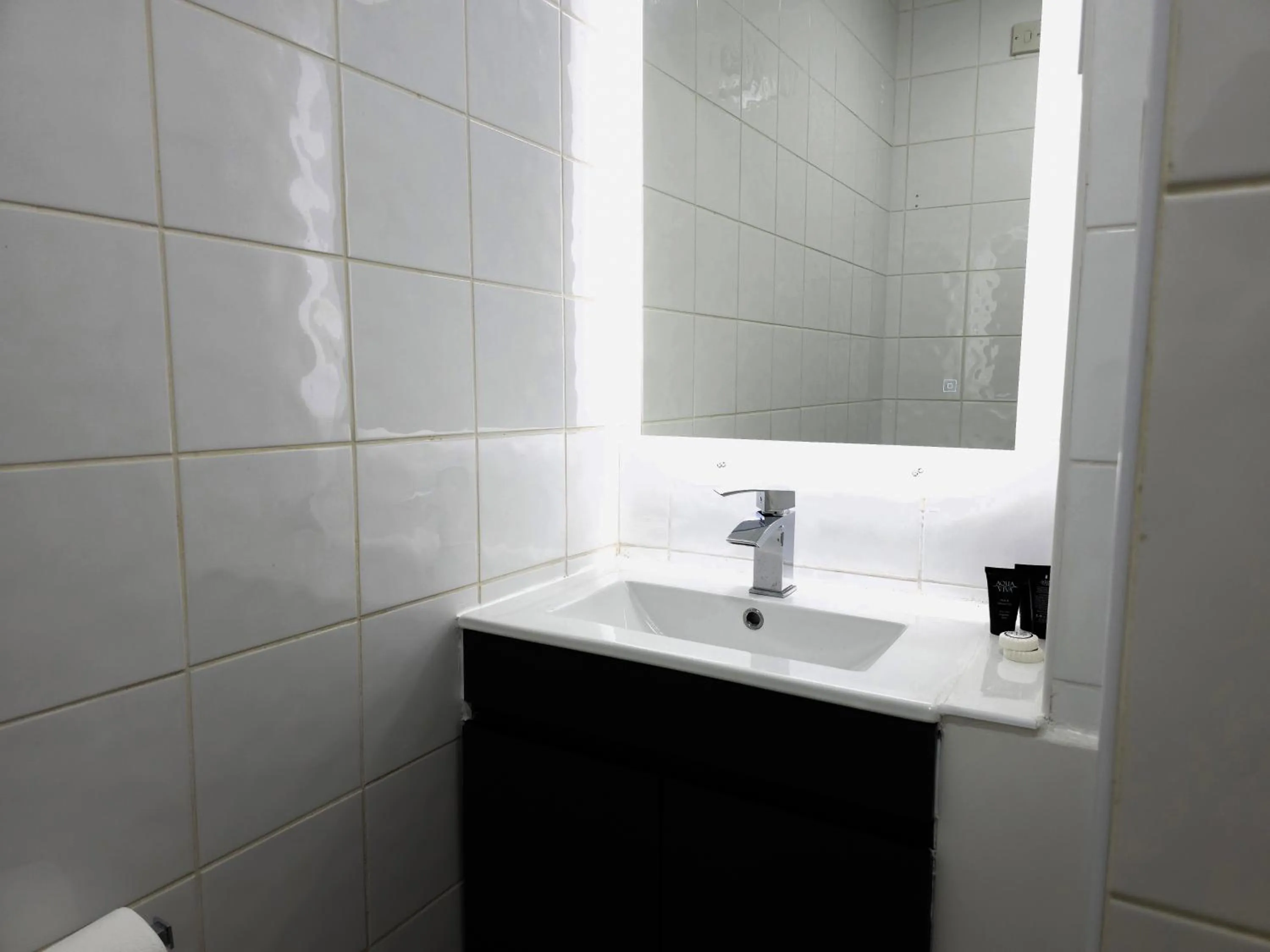 Bathroom in Crown Hotel Stone