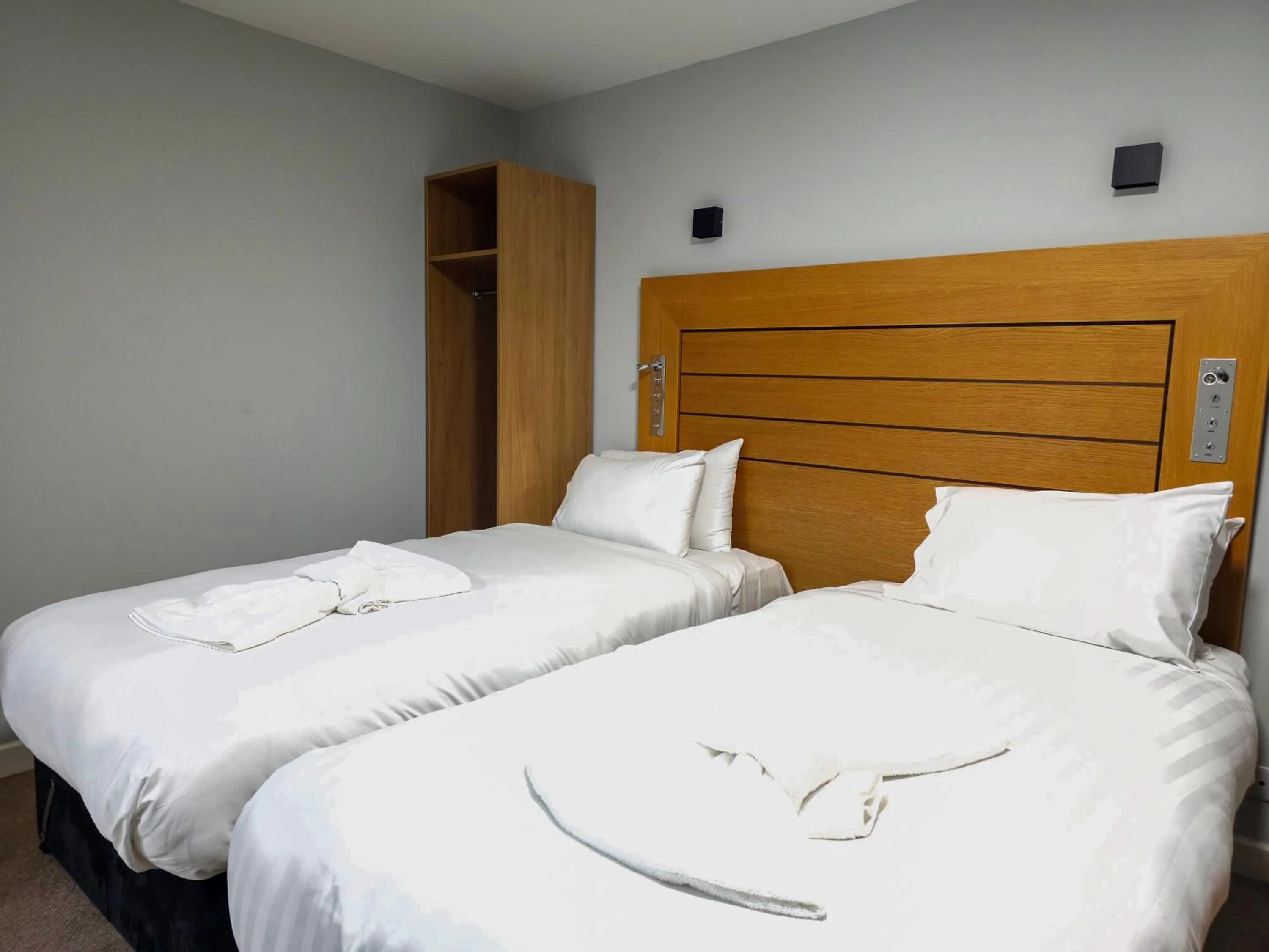 Bed in Crown Hotel Stone