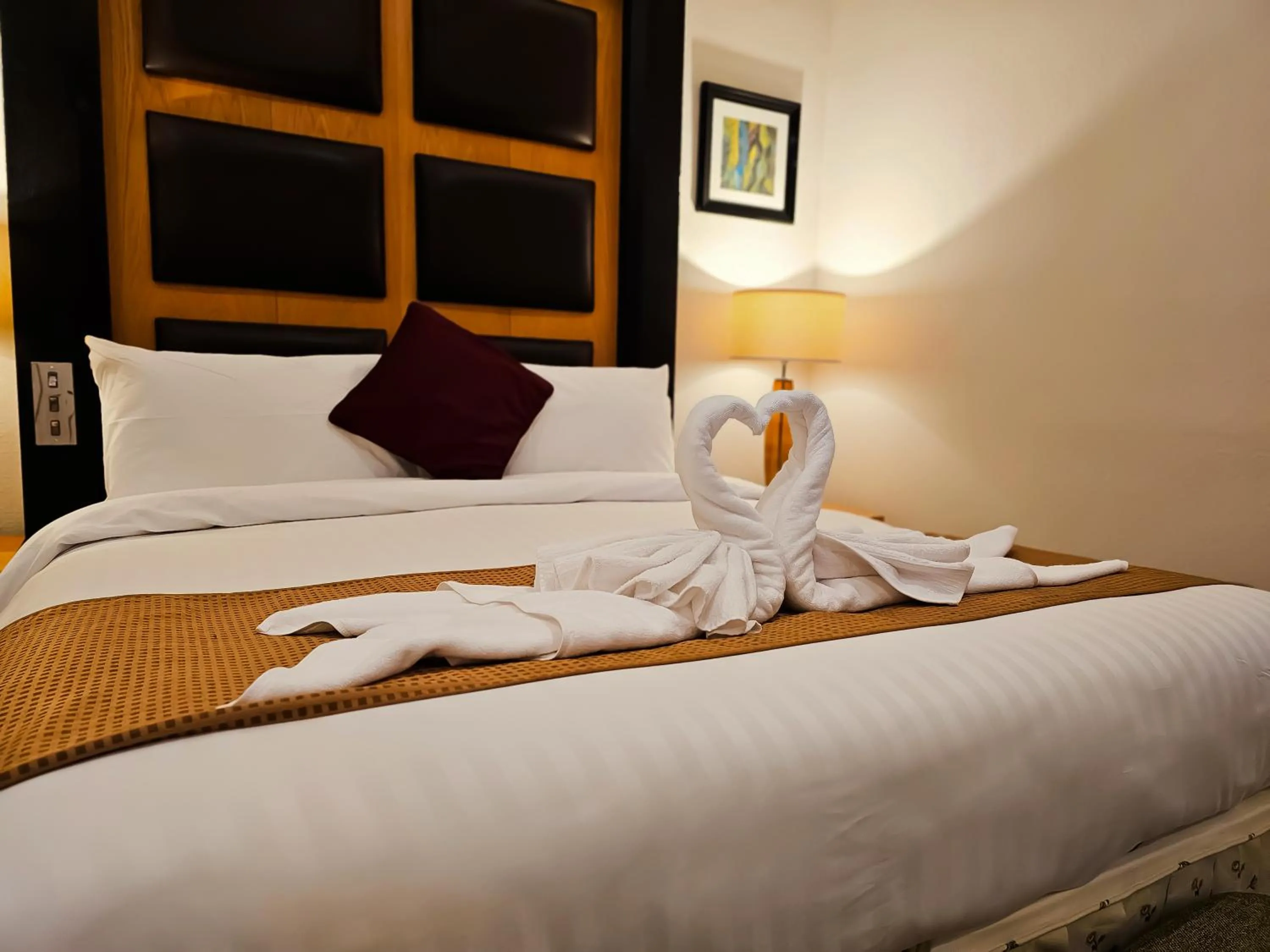 towels, Bed in Crown Hotel Stone