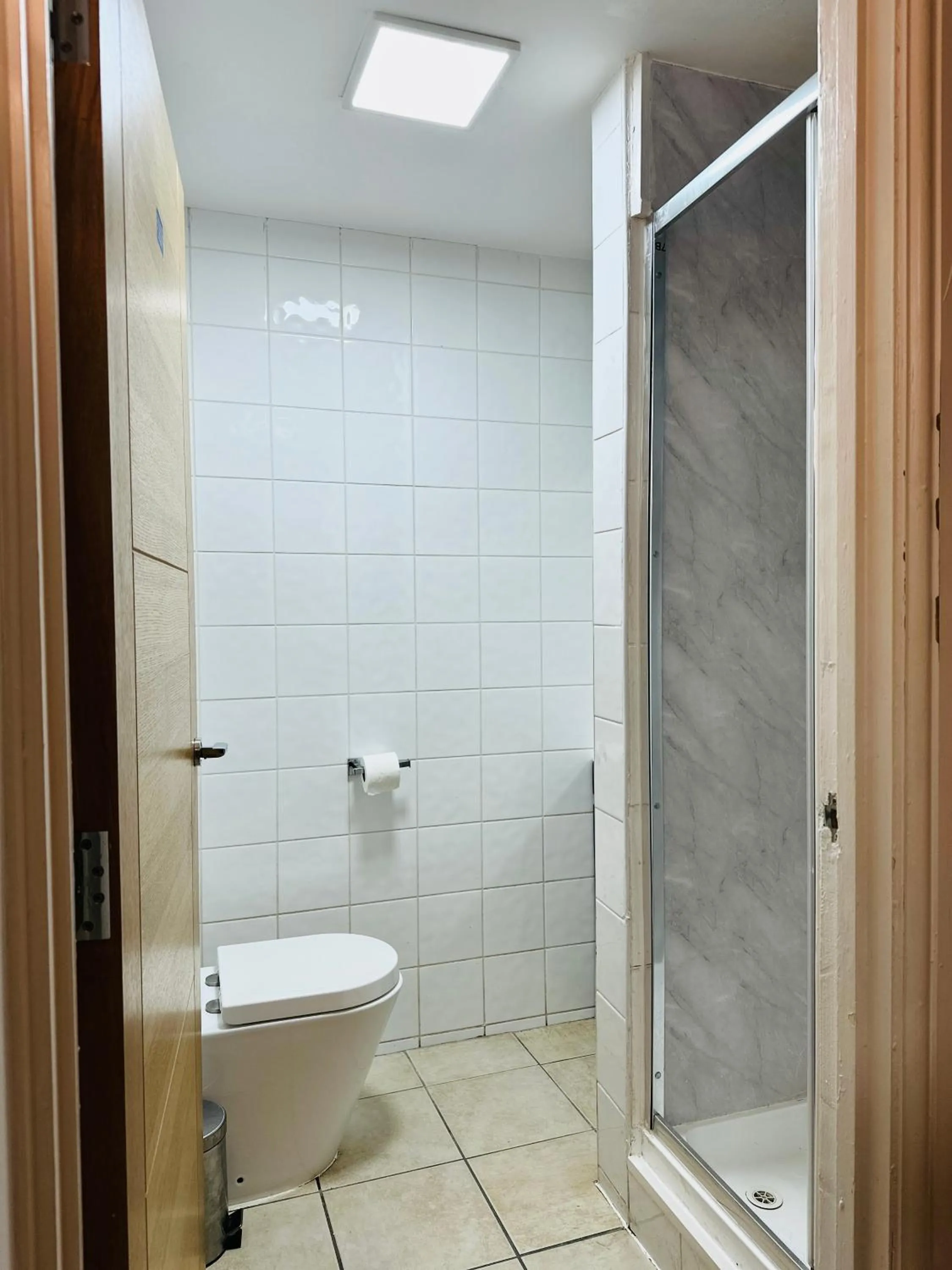 Bathroom in Crown Hotel - Stone, Near Stoke-On-Trent by OYO