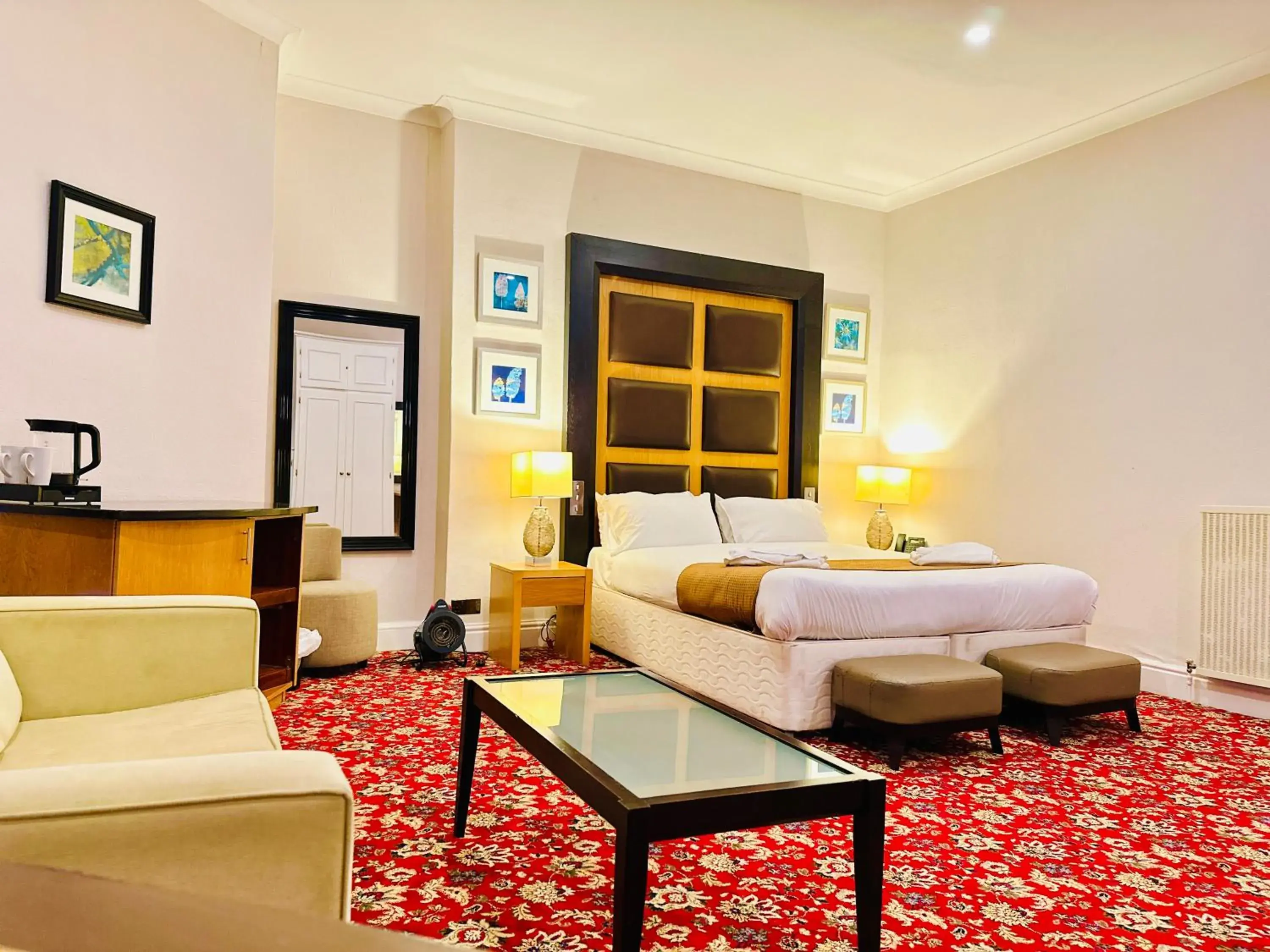 Double Room in Crown Hotel - Stone, Near Stoke-On-Trent by OYO Double Room in Crown Hotel - Stone, Near Stoke-On-Trent by OYO