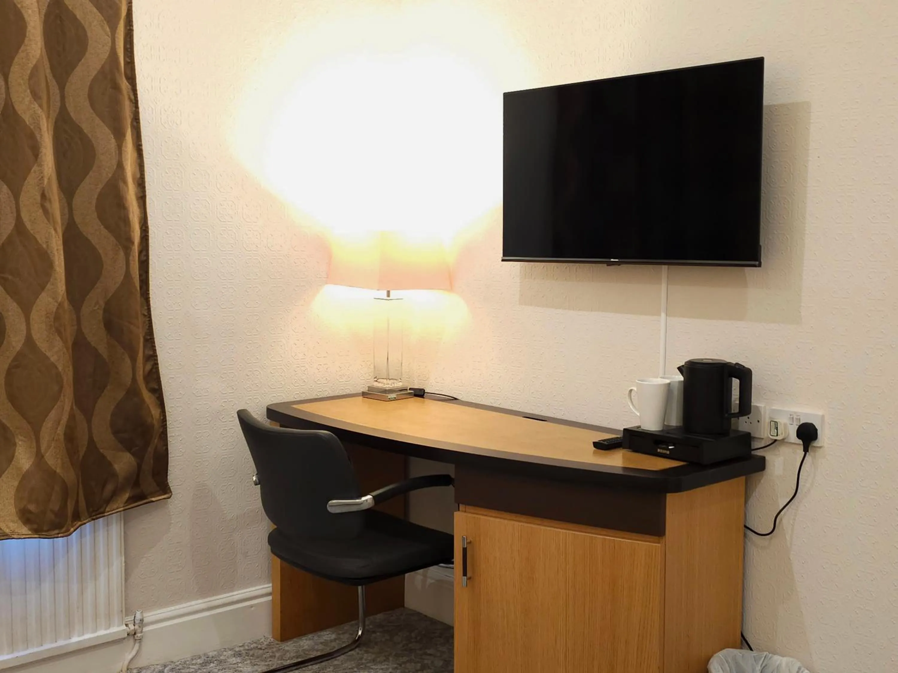 TV and multimedia in Crown Hotel Stone