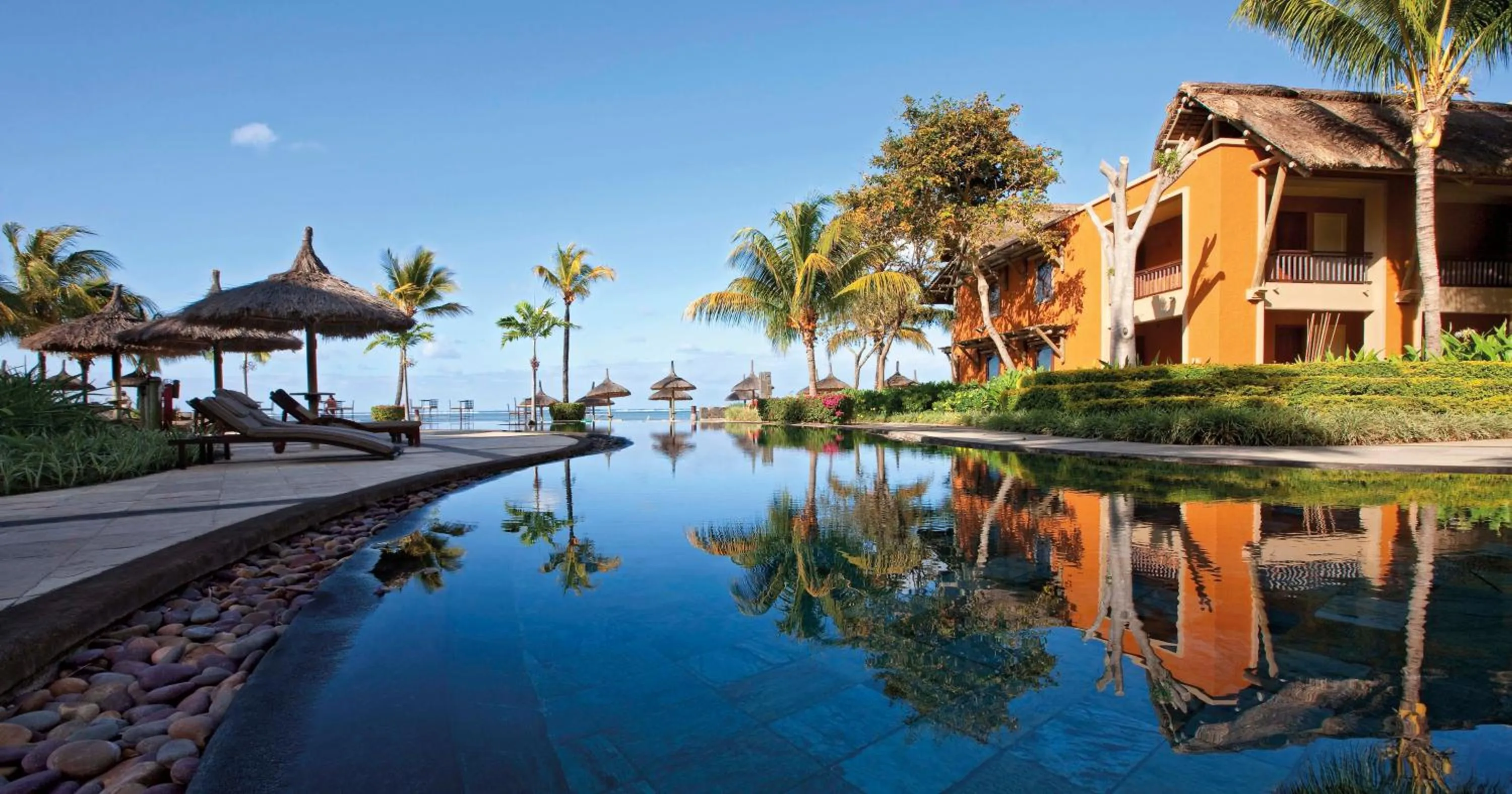 Swimming pool in Heritage Awali Golf & Spa Resort - All Inclusive