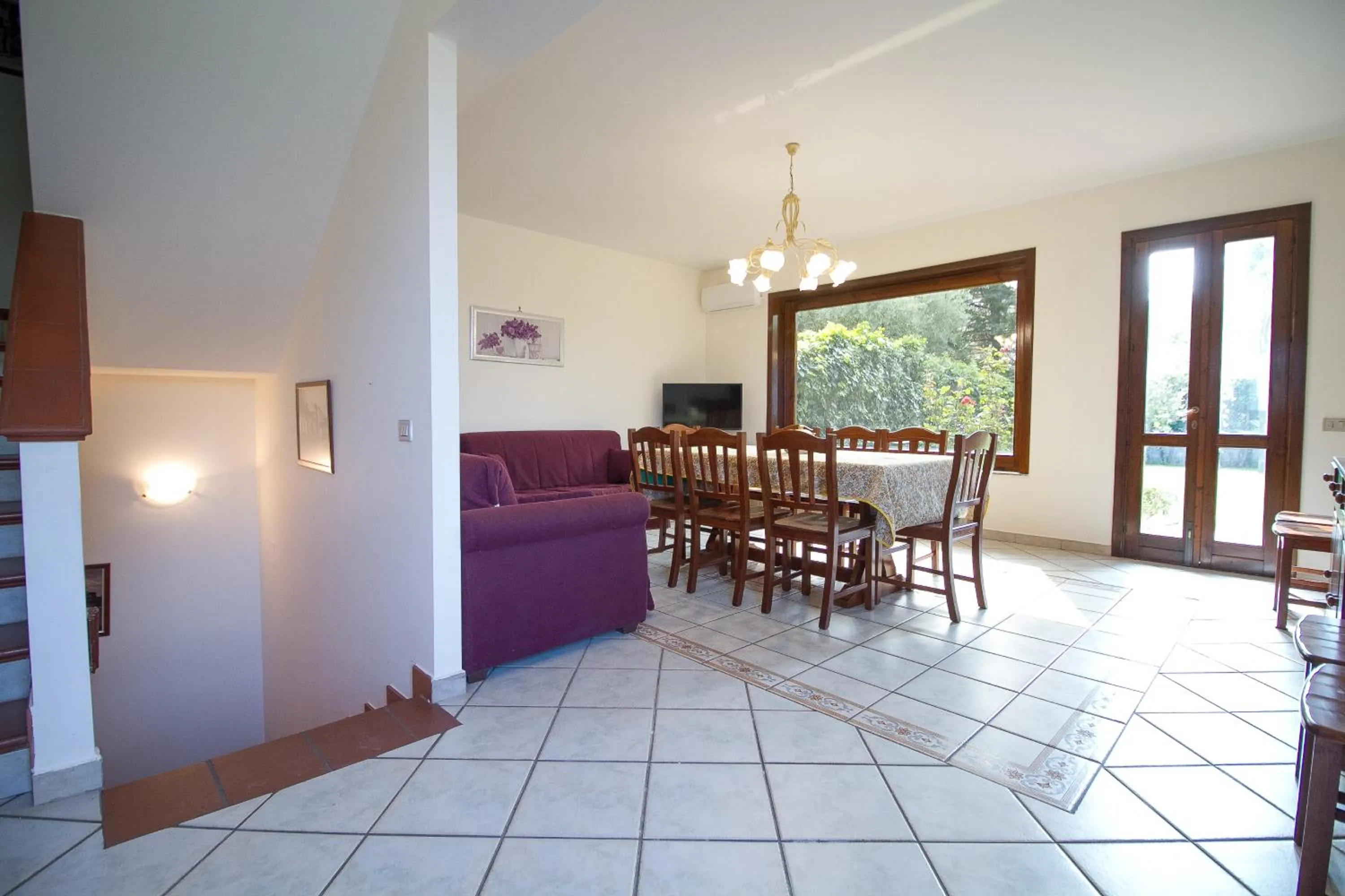 Communal lounge/ TV room in Etna Villa Alba Chiara