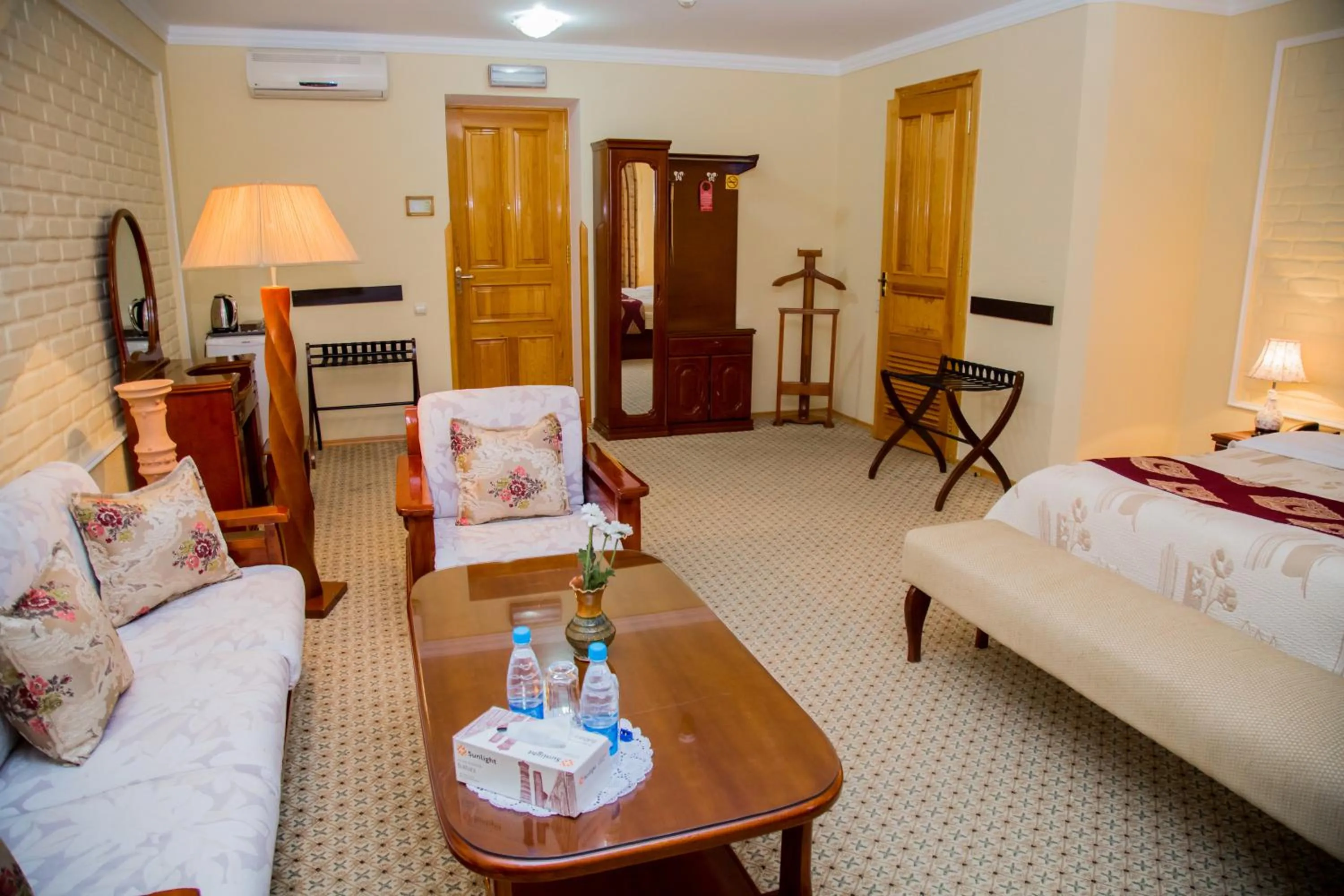 Seating area, Bed in Hotel Grand Samarkand Superior - B