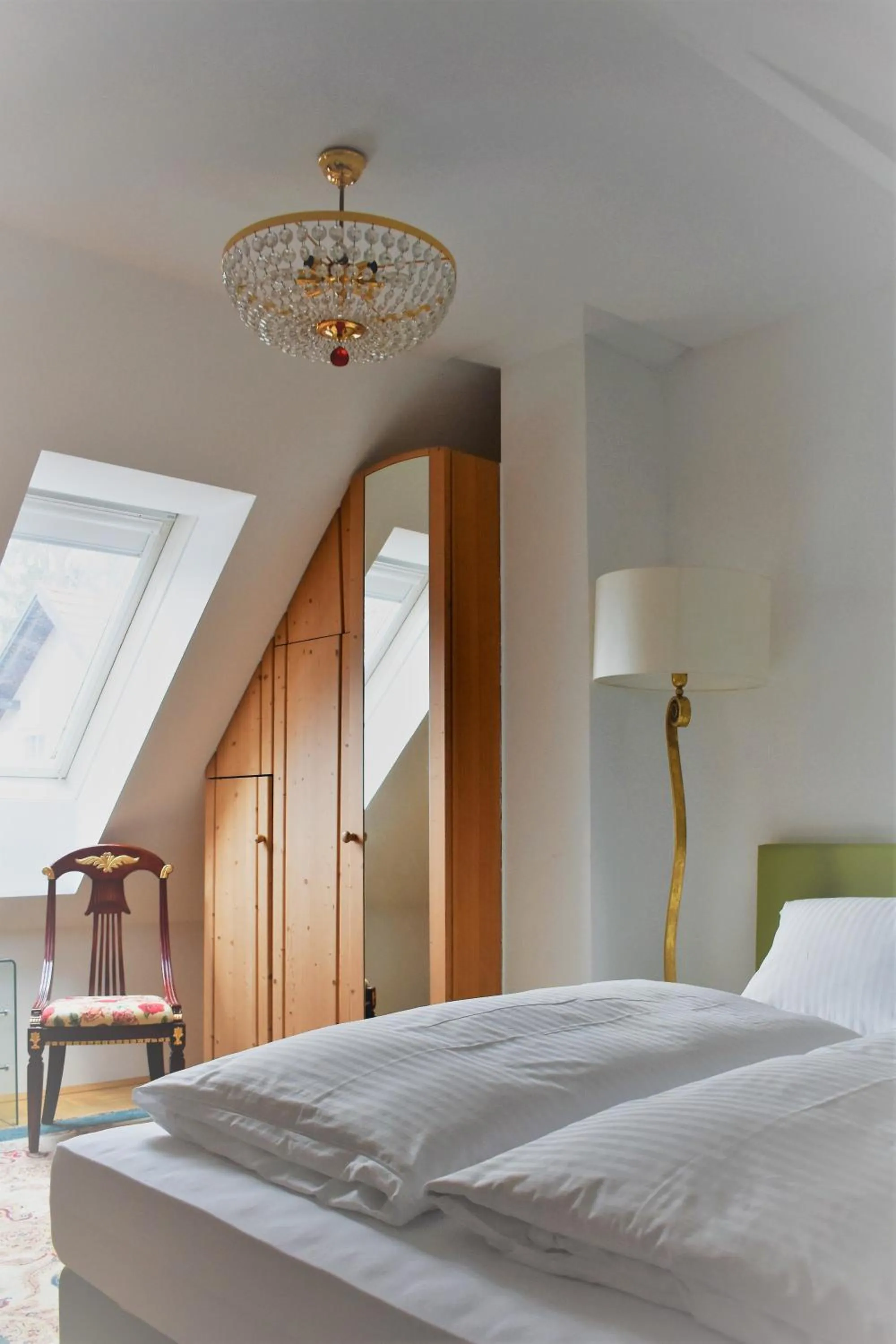 Photo of the whole room, Bed in Hotel Restaurant - Häuserl im Wald Graz