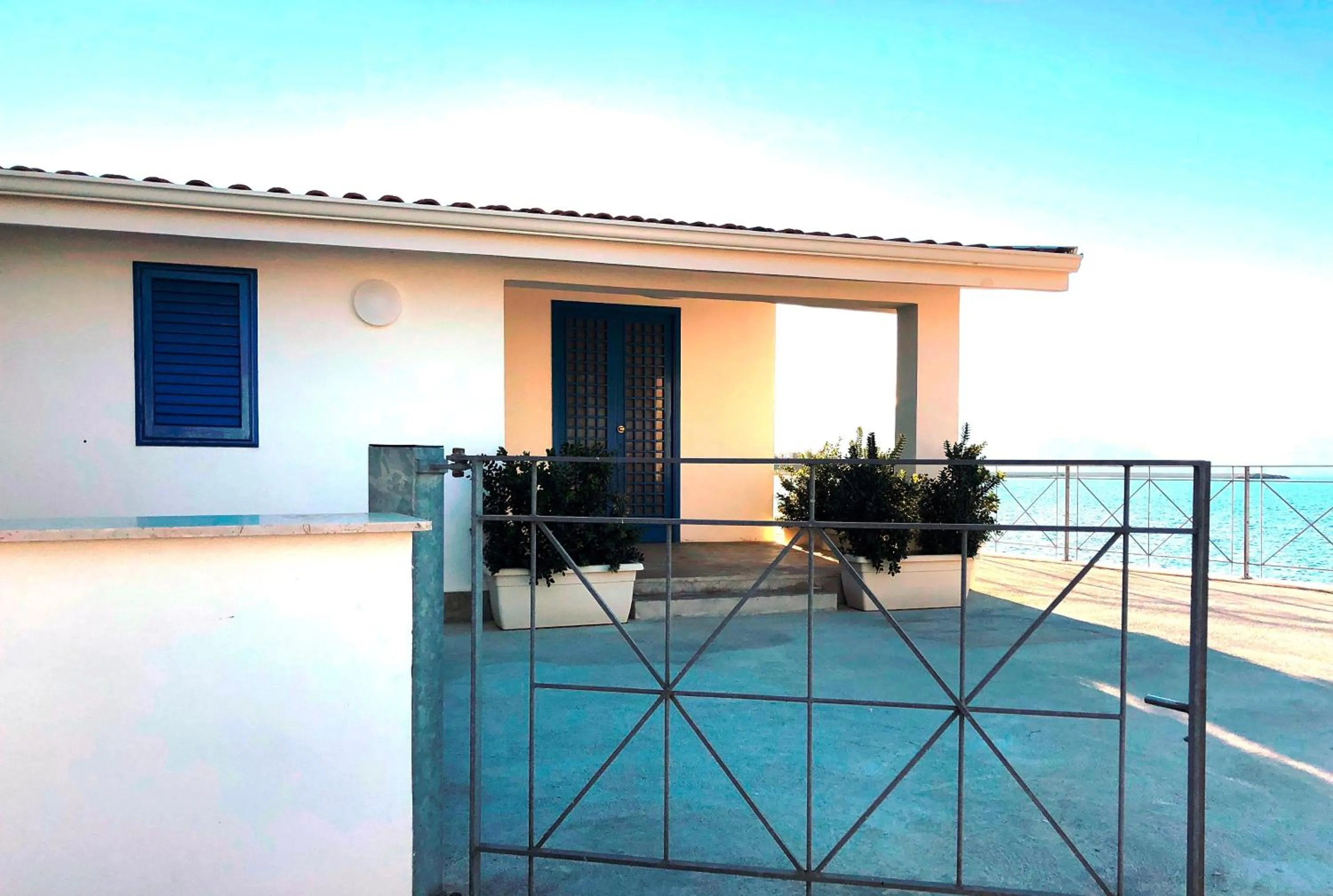Facade/entrance in Marina Beach Resort by Le Dhome Sicily