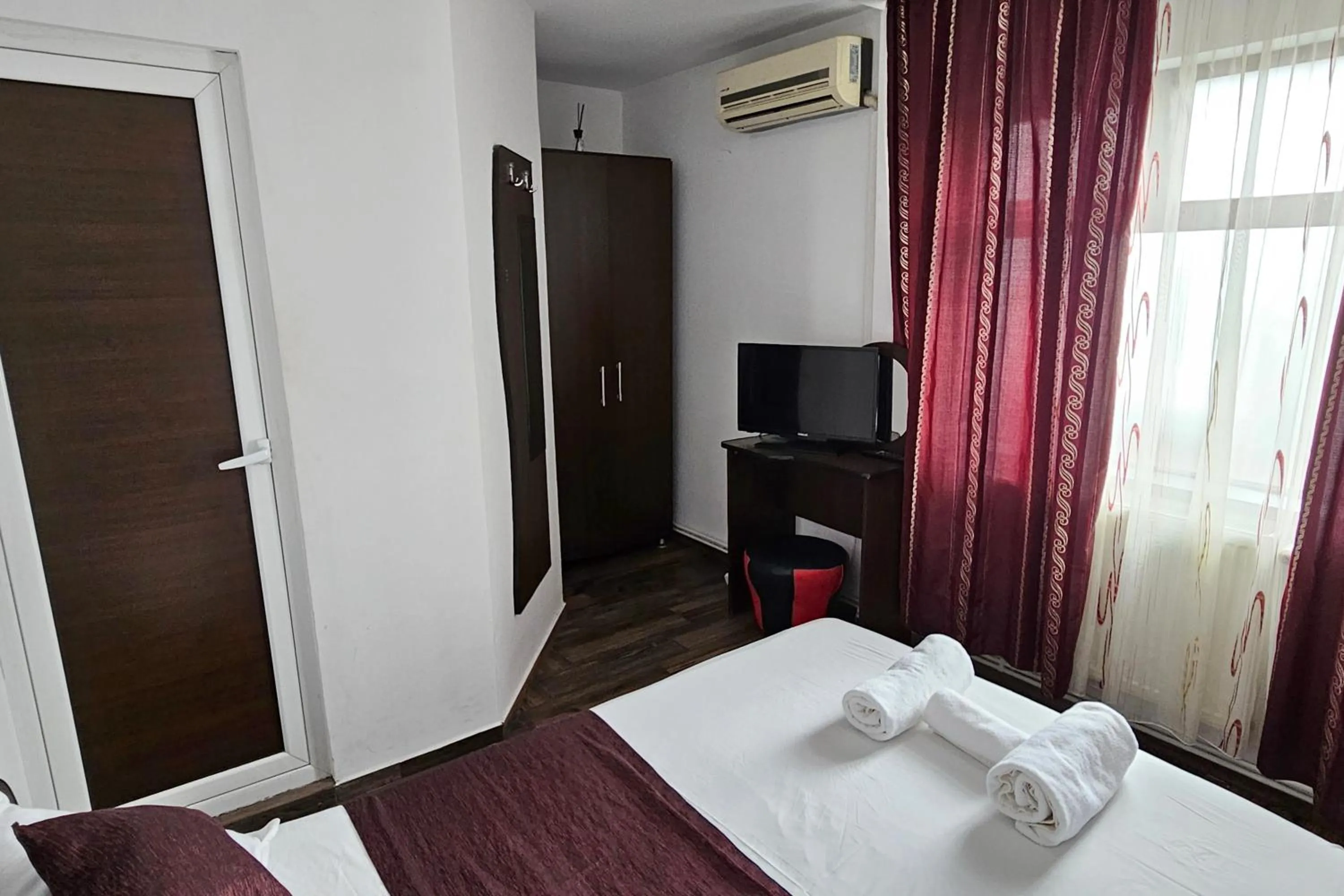 Bed in Flamingo Hotel