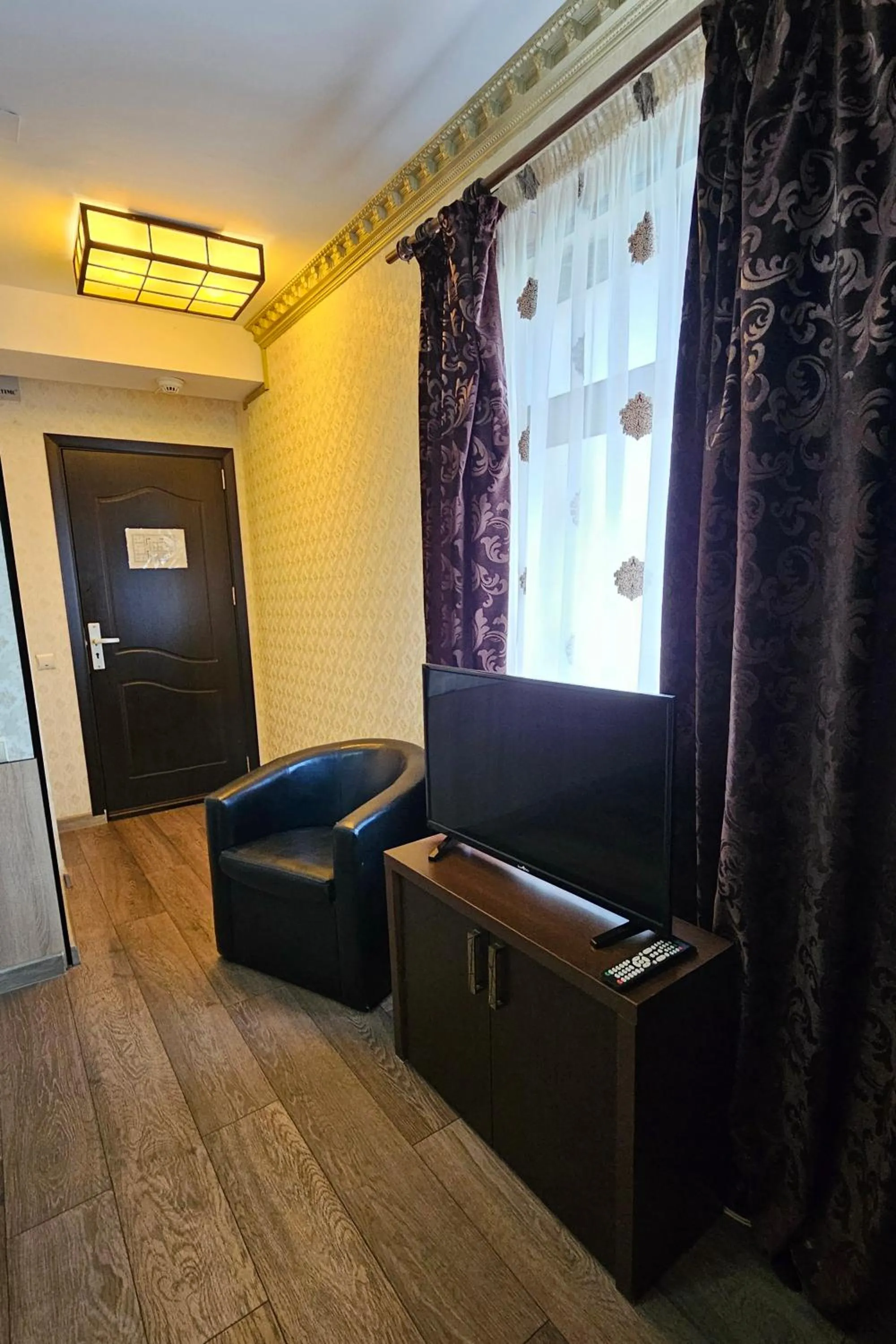 Bed in Flamingo Hotel