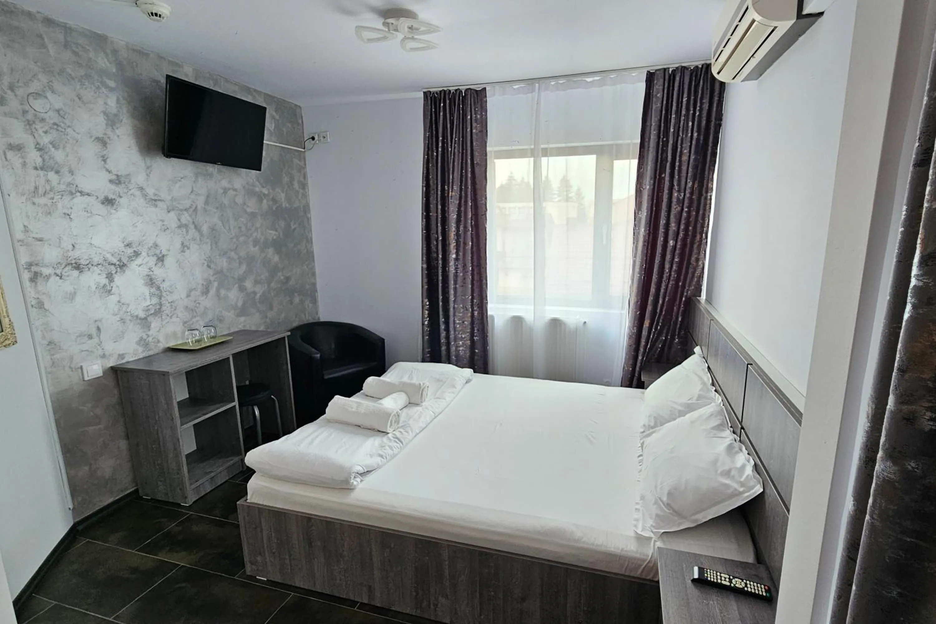 Bed in Flamingo Hotel