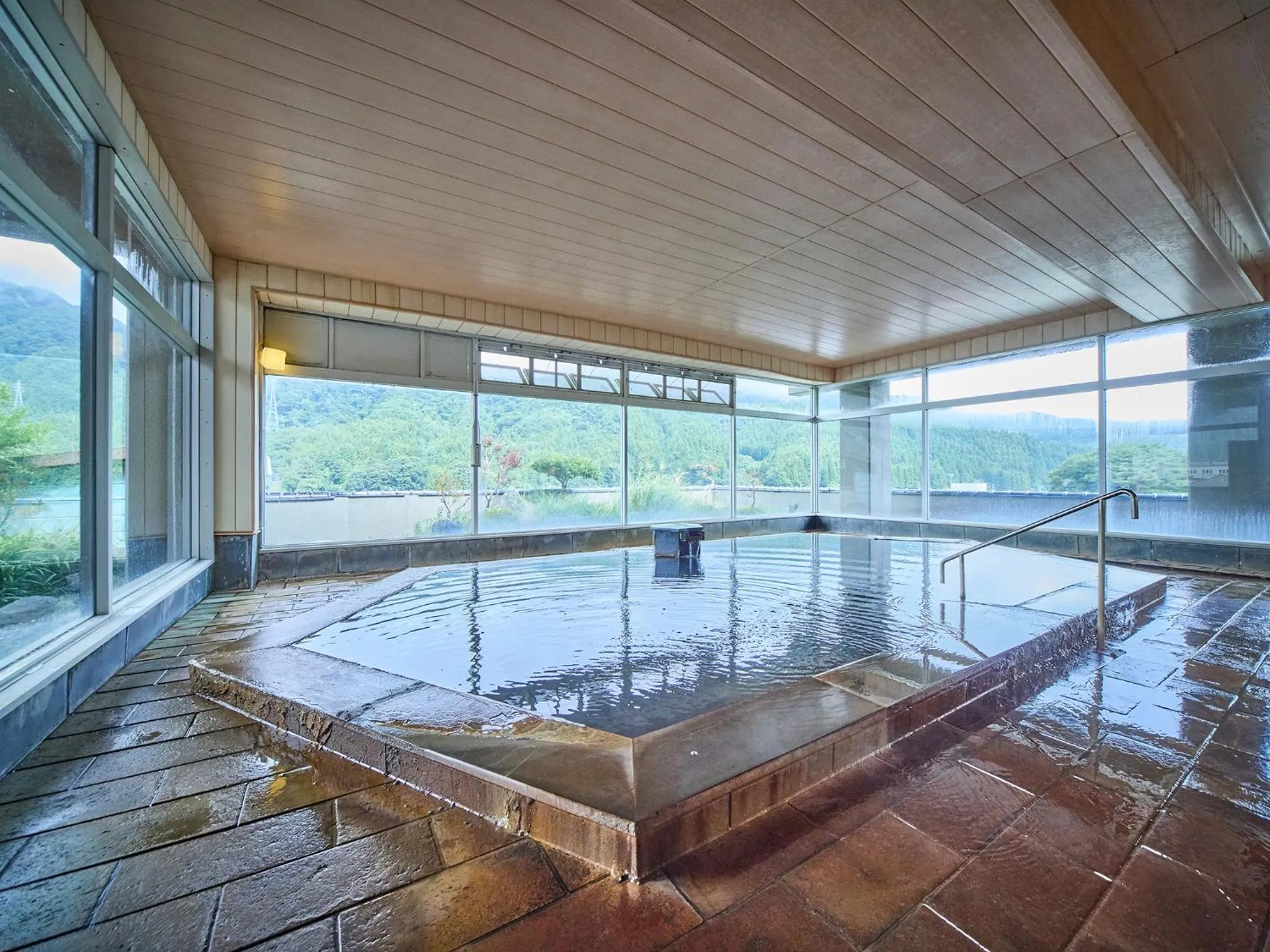 Hot Spring Bath in Hotel Kameya