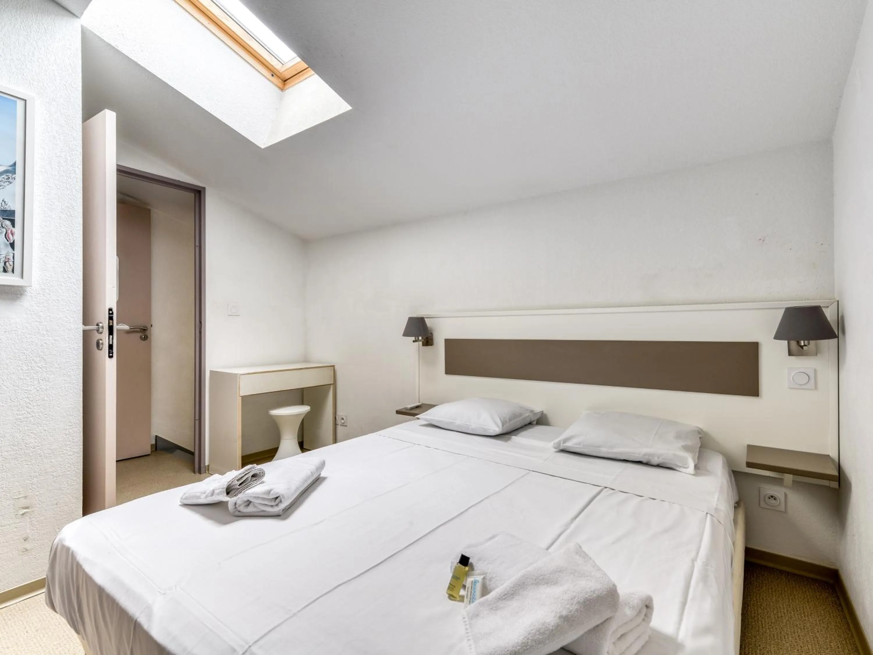 Bedroom, Bed in Vacancéole - Les Demeures Torrellanes - Saint-Cyprien