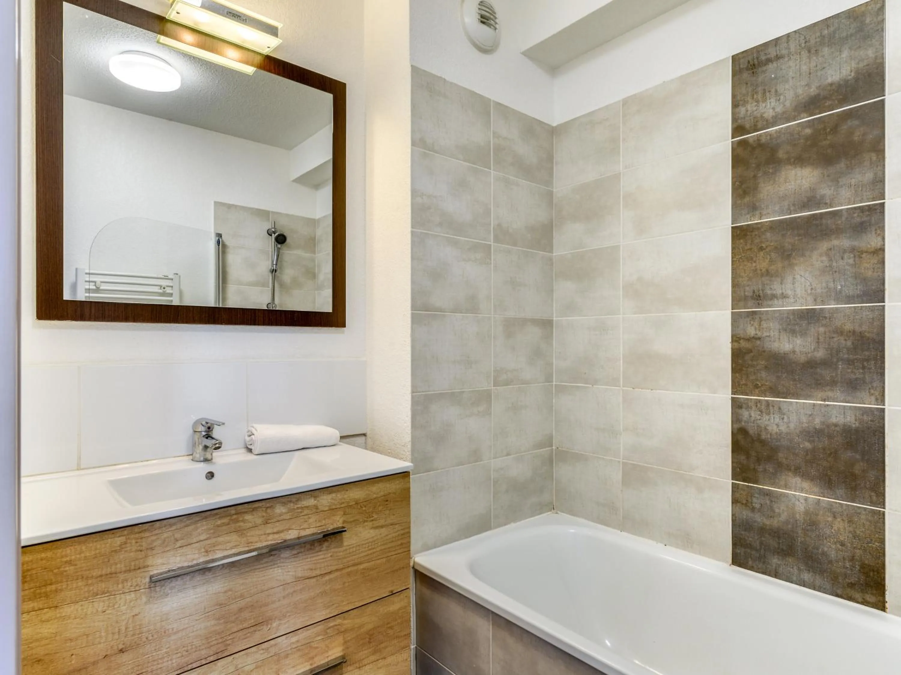 Bathroom in Vacancéole - Les Demeures Torrellanes - Saint-Cyprien