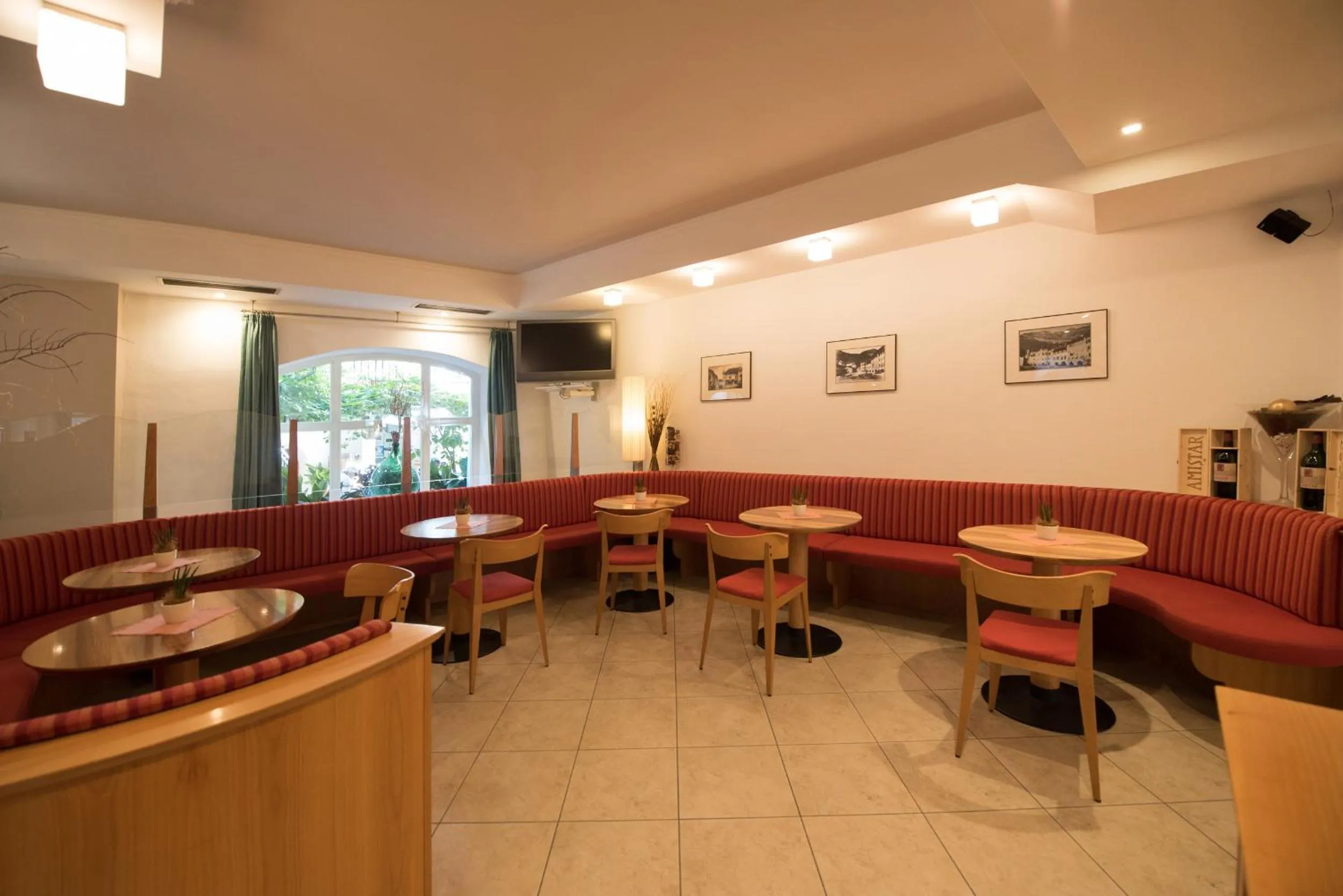 Lounge or bar in Gasthof Mondschein