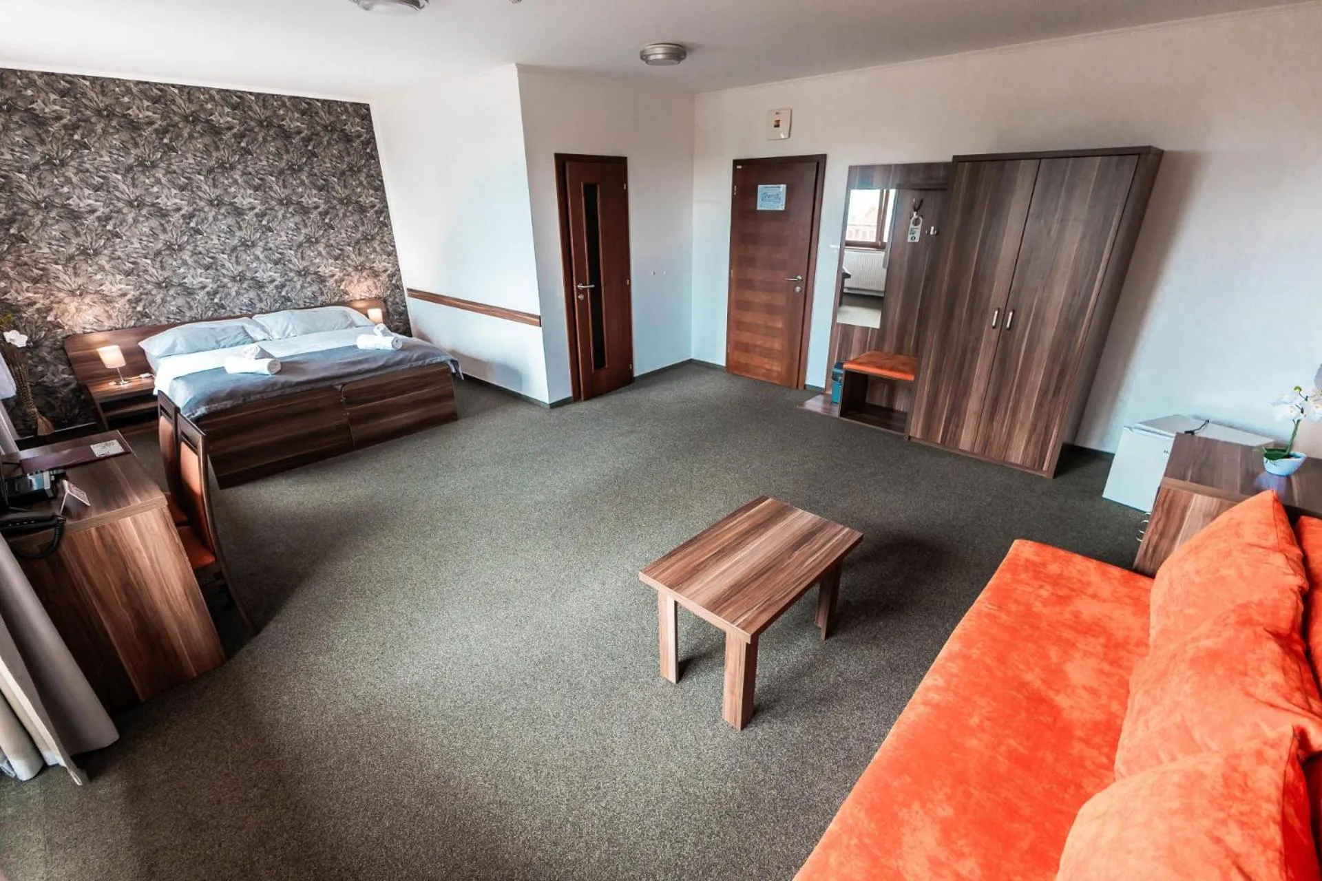 Photo of the whole room, Bed in Hotel Avalanche