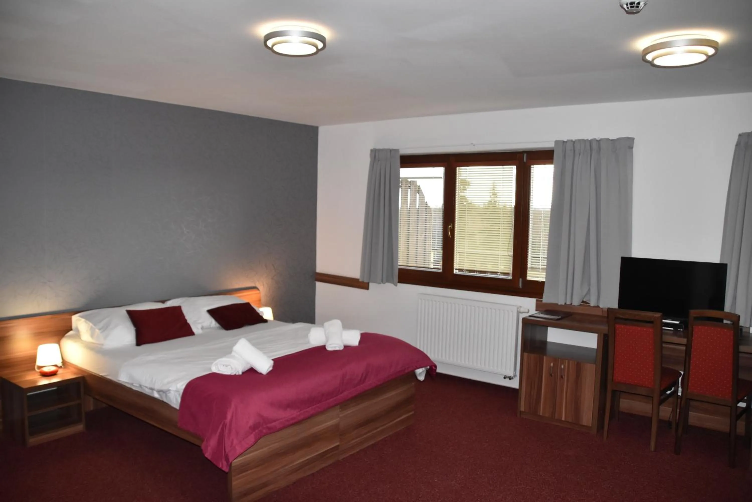 Photo of the whole room, Bed in Hotel Avalanche