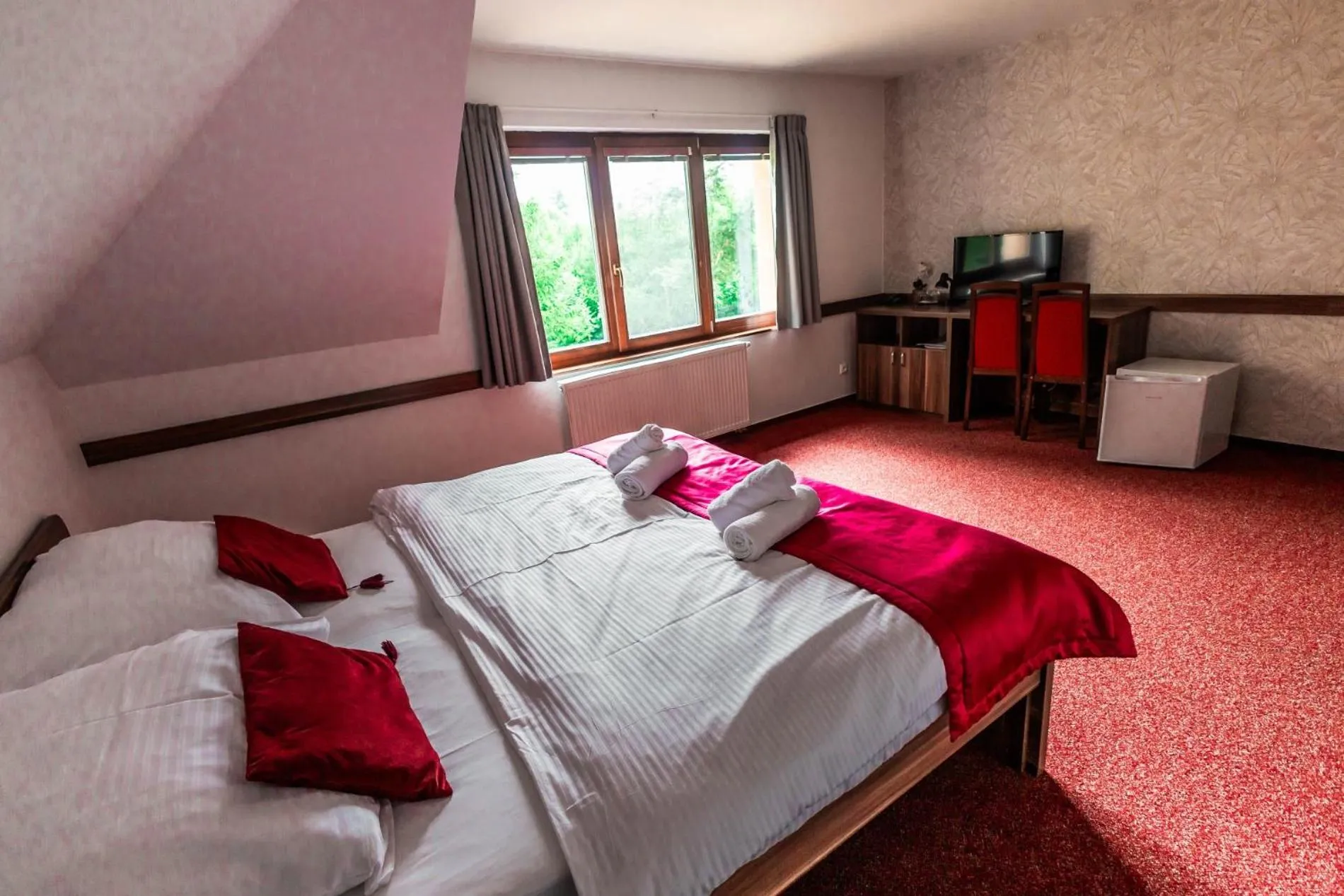 Photo of the whole room, Bed in Hotel Avalanche