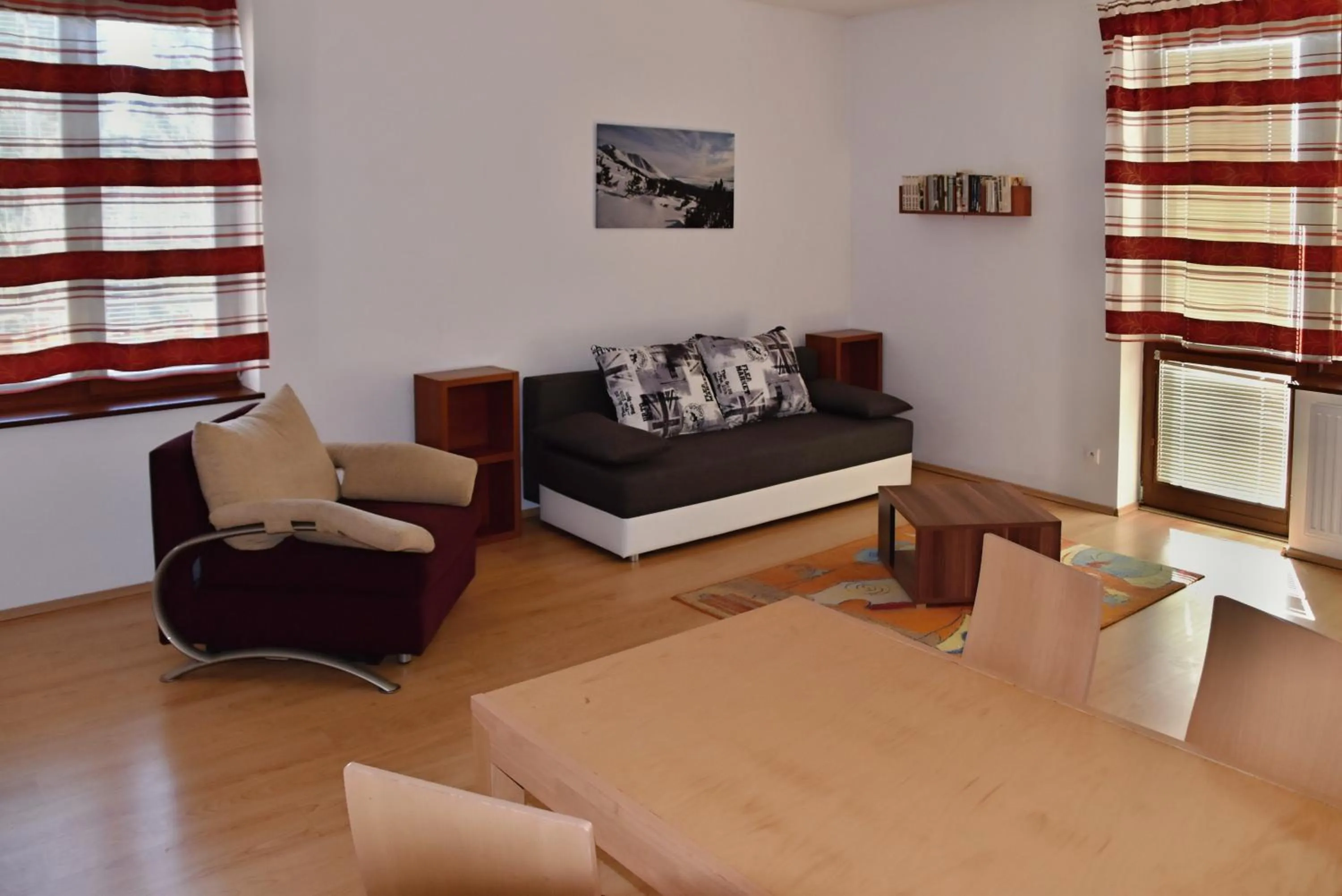 Photo of the whole room in Hotel Avalanche