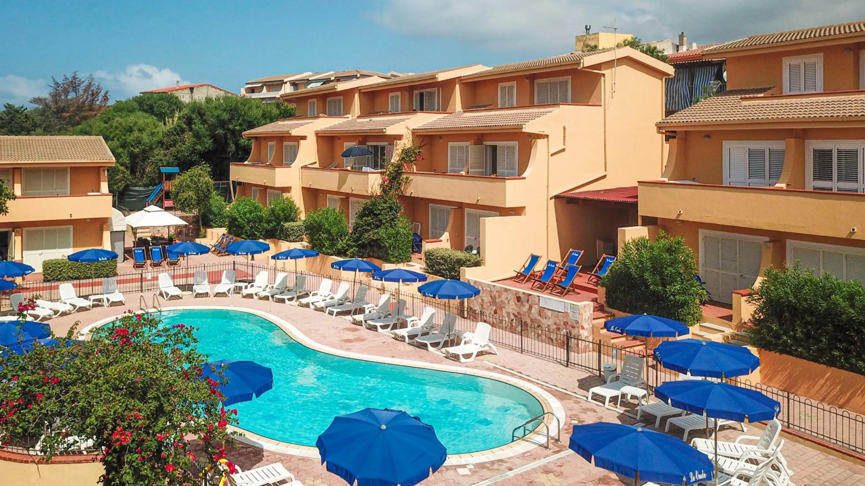 Swimming pool in Residence Le Onde