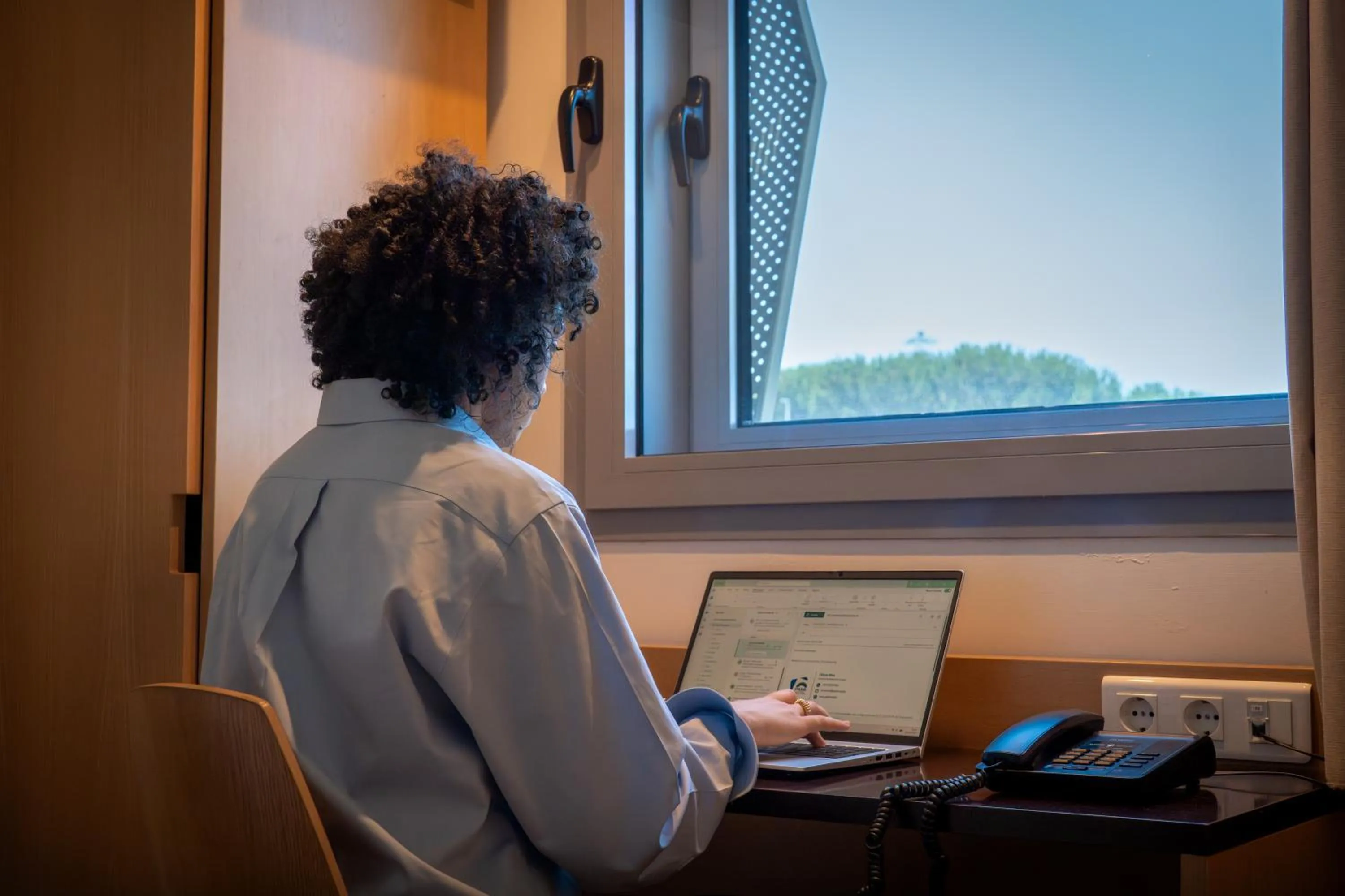 People in Park Hotel Porto Aeroporto