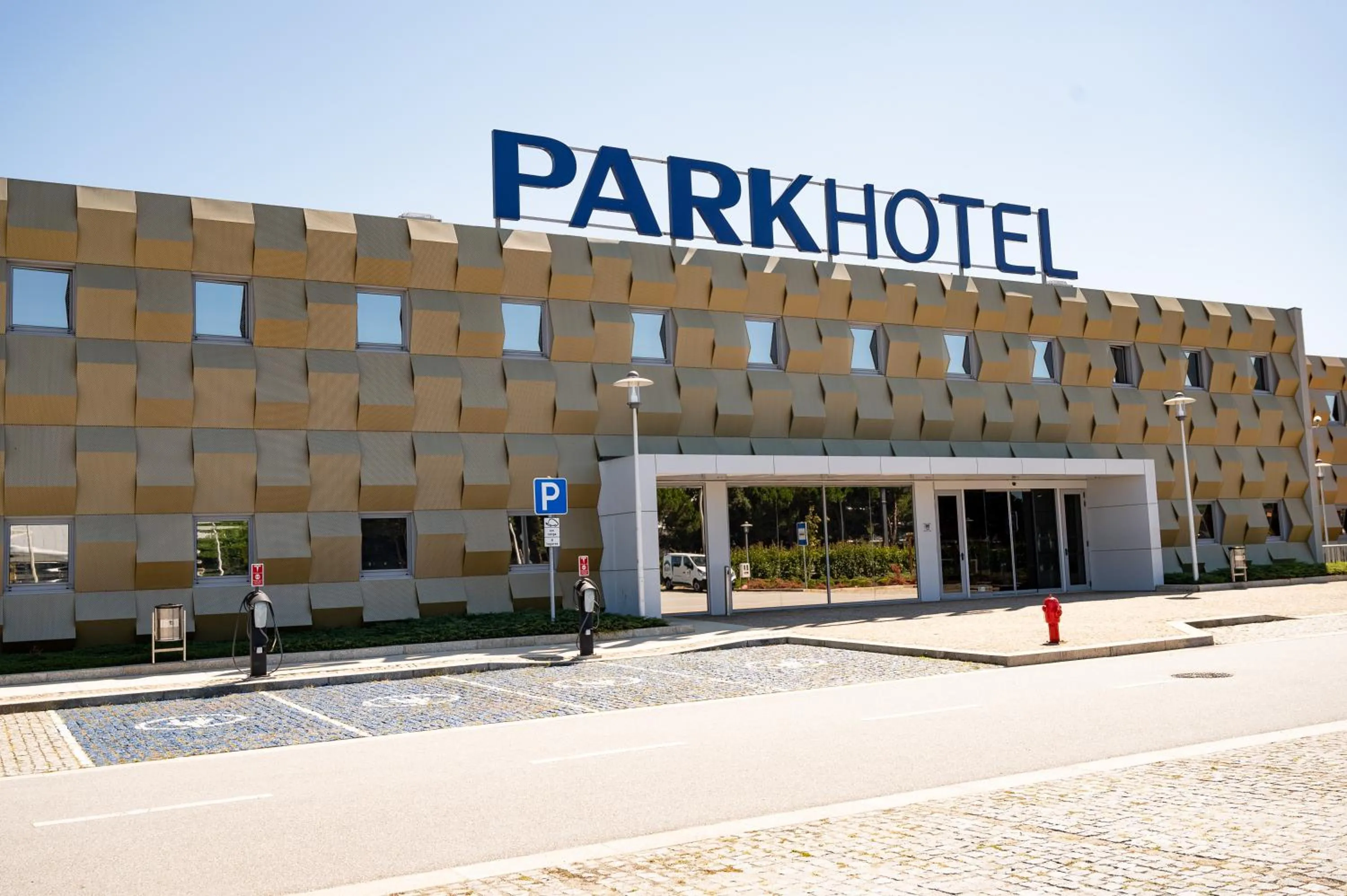 Facade/entrance in Park Hotel Porto Aeroporto
