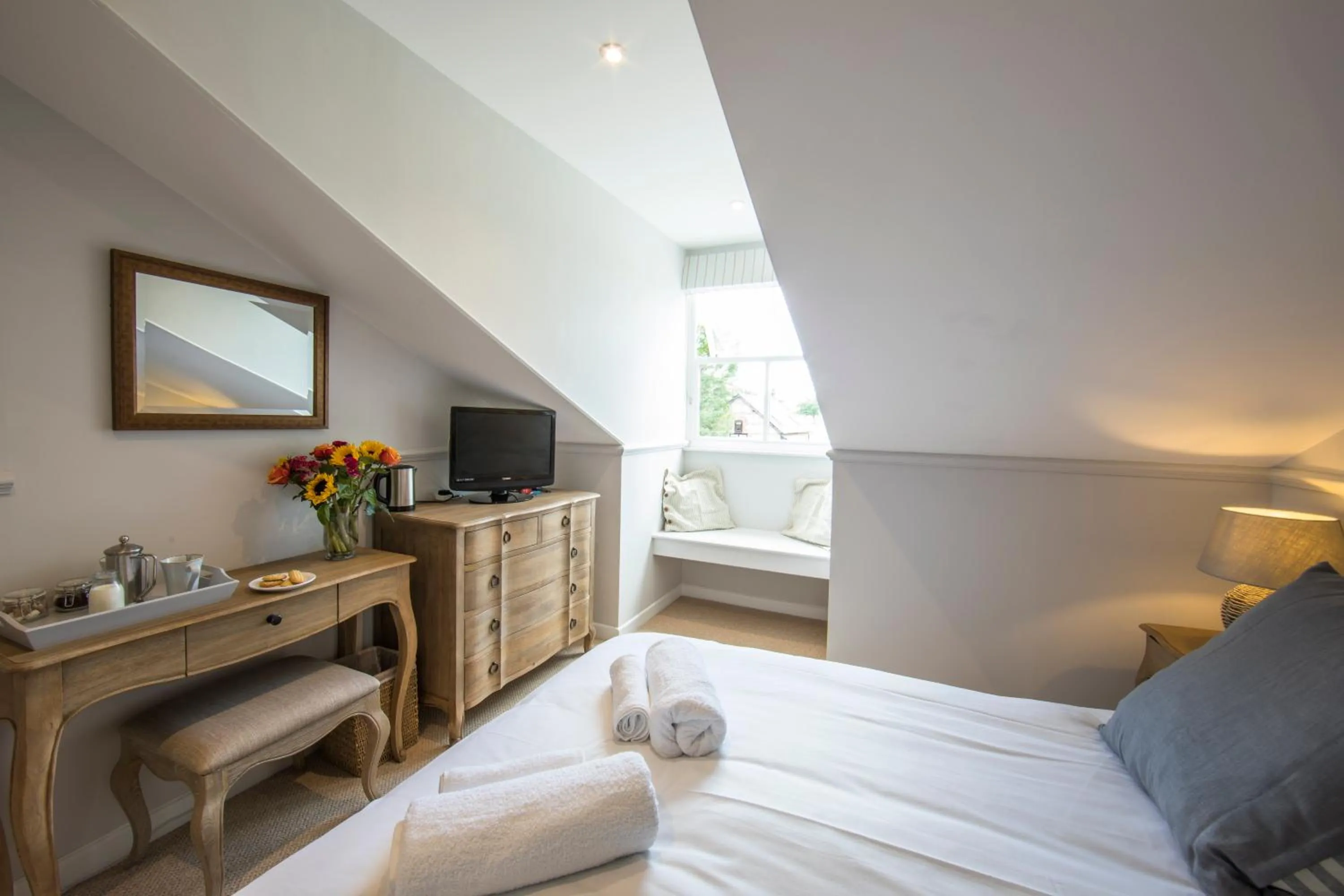 Bedroom, Bed in The Fox Inn