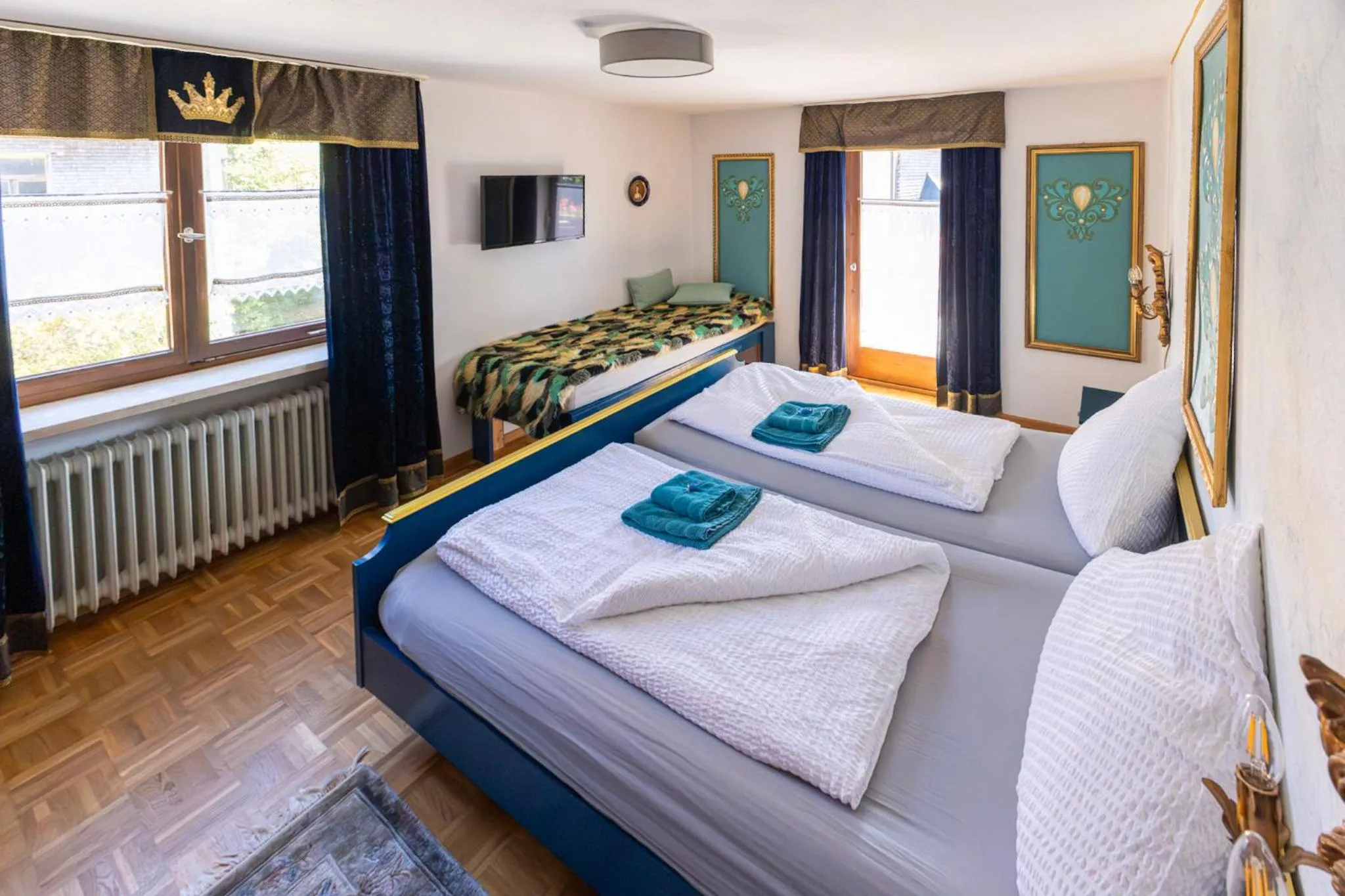 Bed in Goldiger Hirsch B&B mit Gemeinschaftsküche