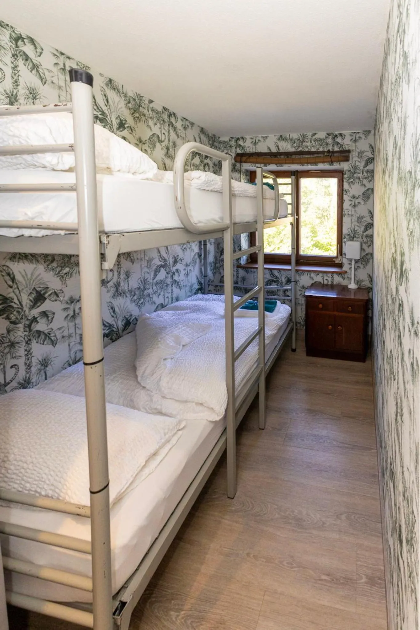 Bedroom, Bed in Goldiger Hirsch B&B mit Gemeinschaftsküche