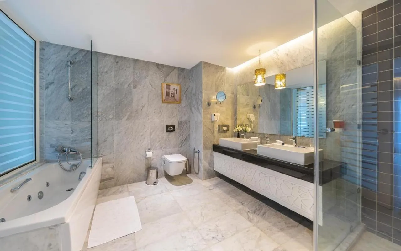 Shower in Marhaba Palace