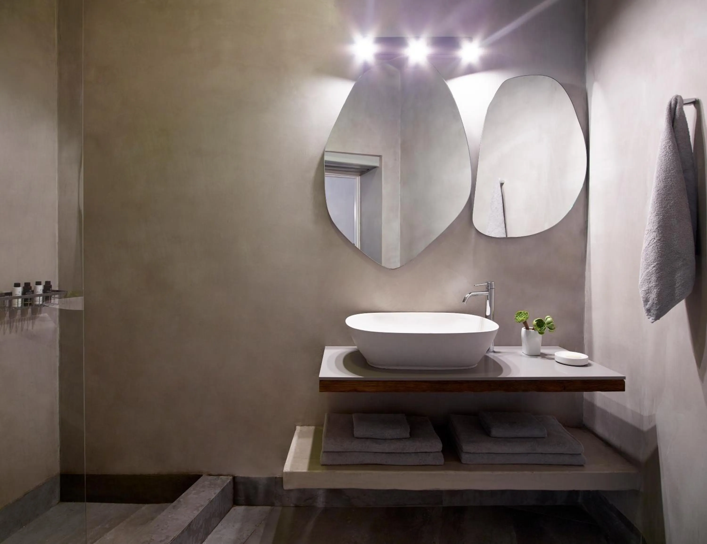 Bathroom in Kallos of Mykonos - previous Leonis Summer Houses