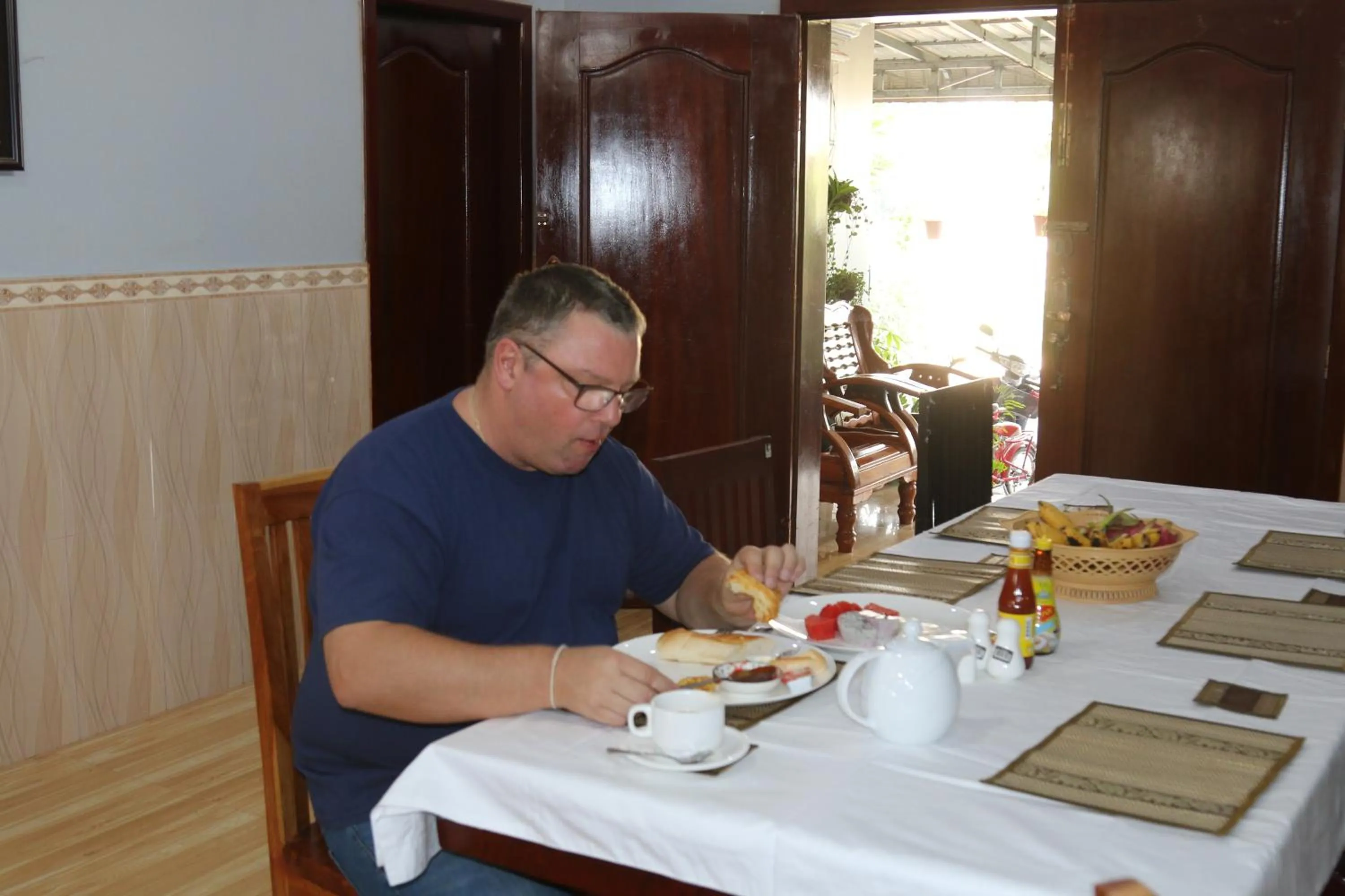 Restaurant/places to eat in Realkhom Homestay