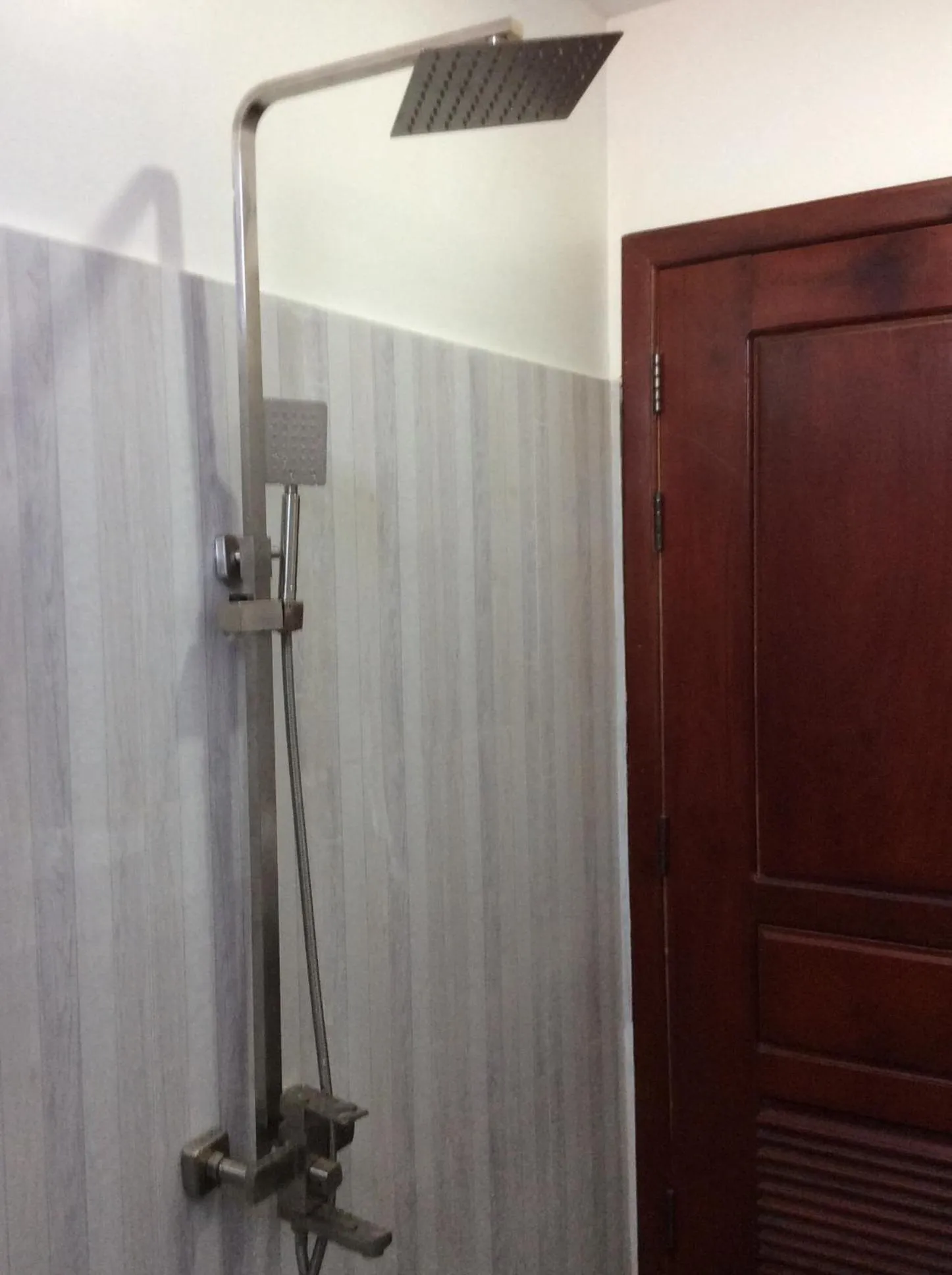 Shower in Realkhom Homestay