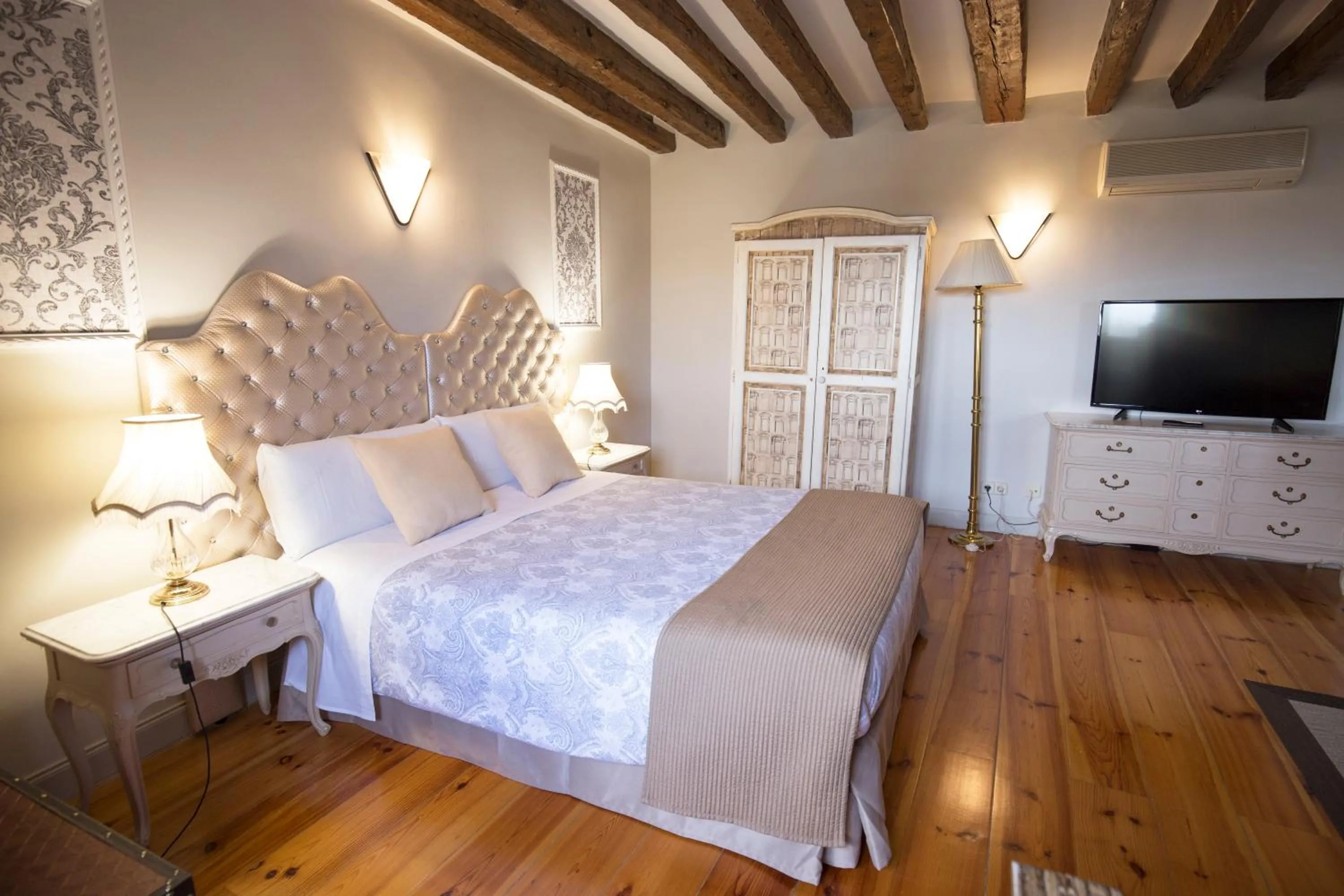 Bed in Hostal Central Palace Madrid