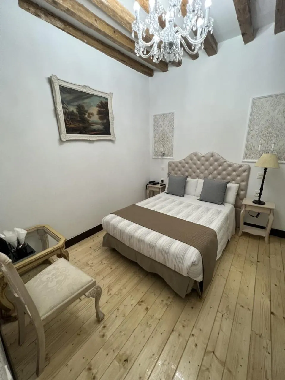 Photo of the whole room, Bed in Hostal Central Palace Madrid