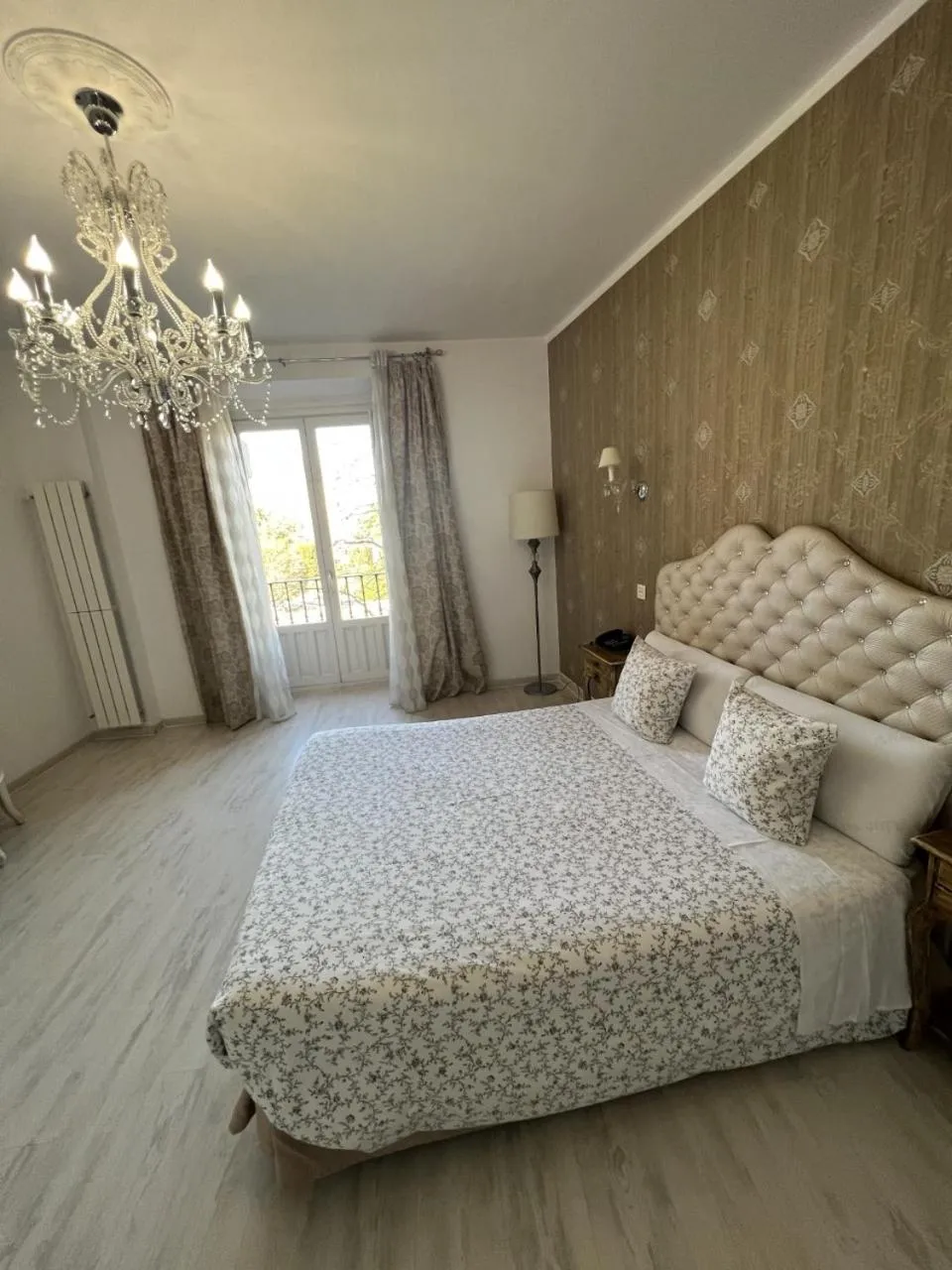 Bedroom, Bed in Hostal Central Palace Madrid