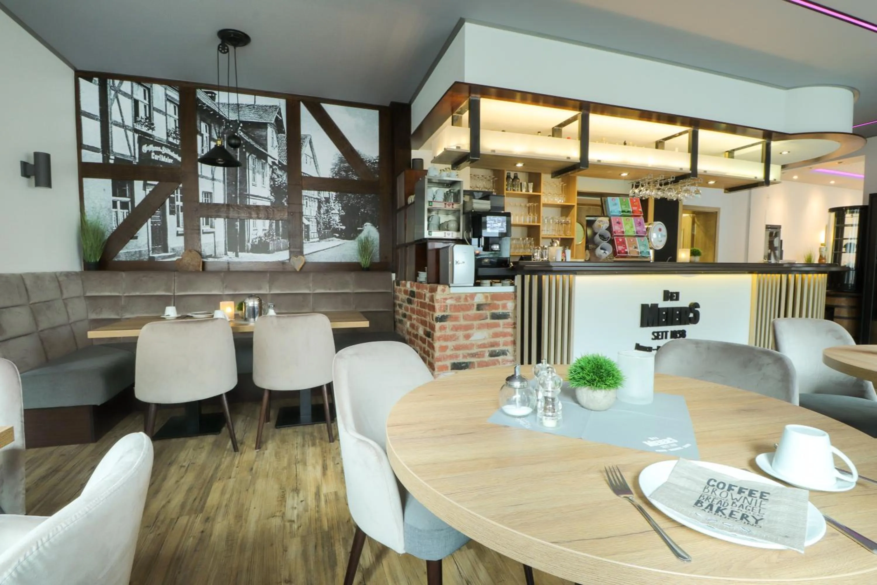 Restaurant/places to eat in Hotel Am Dalwigker Tor