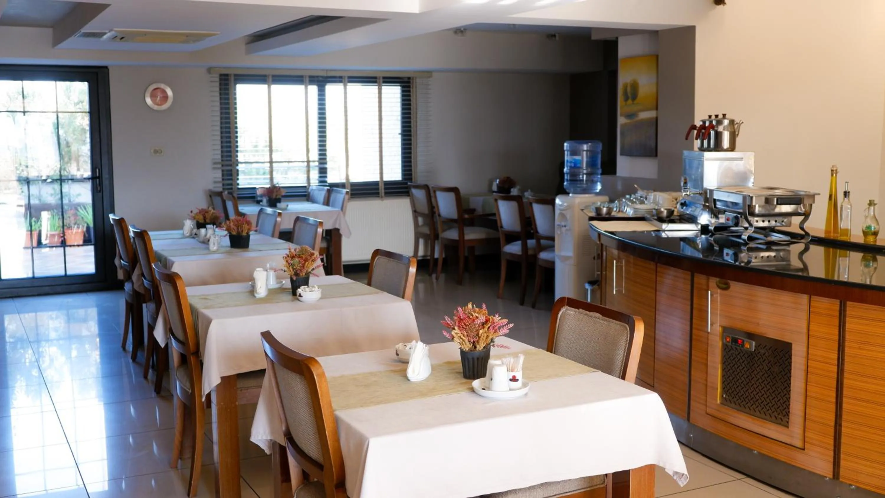 Restaurant/places to eat in Hotel La Bella Salihli