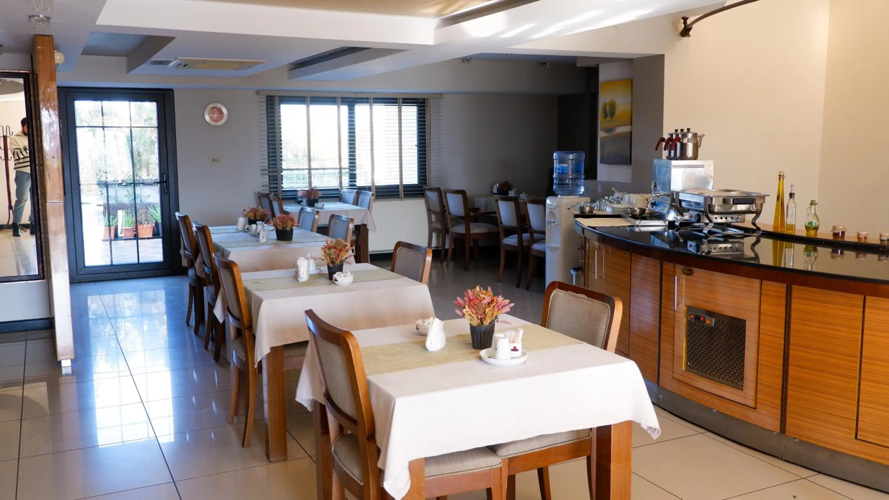 Restaurant/places to eat in Hotel La Bella Salihli