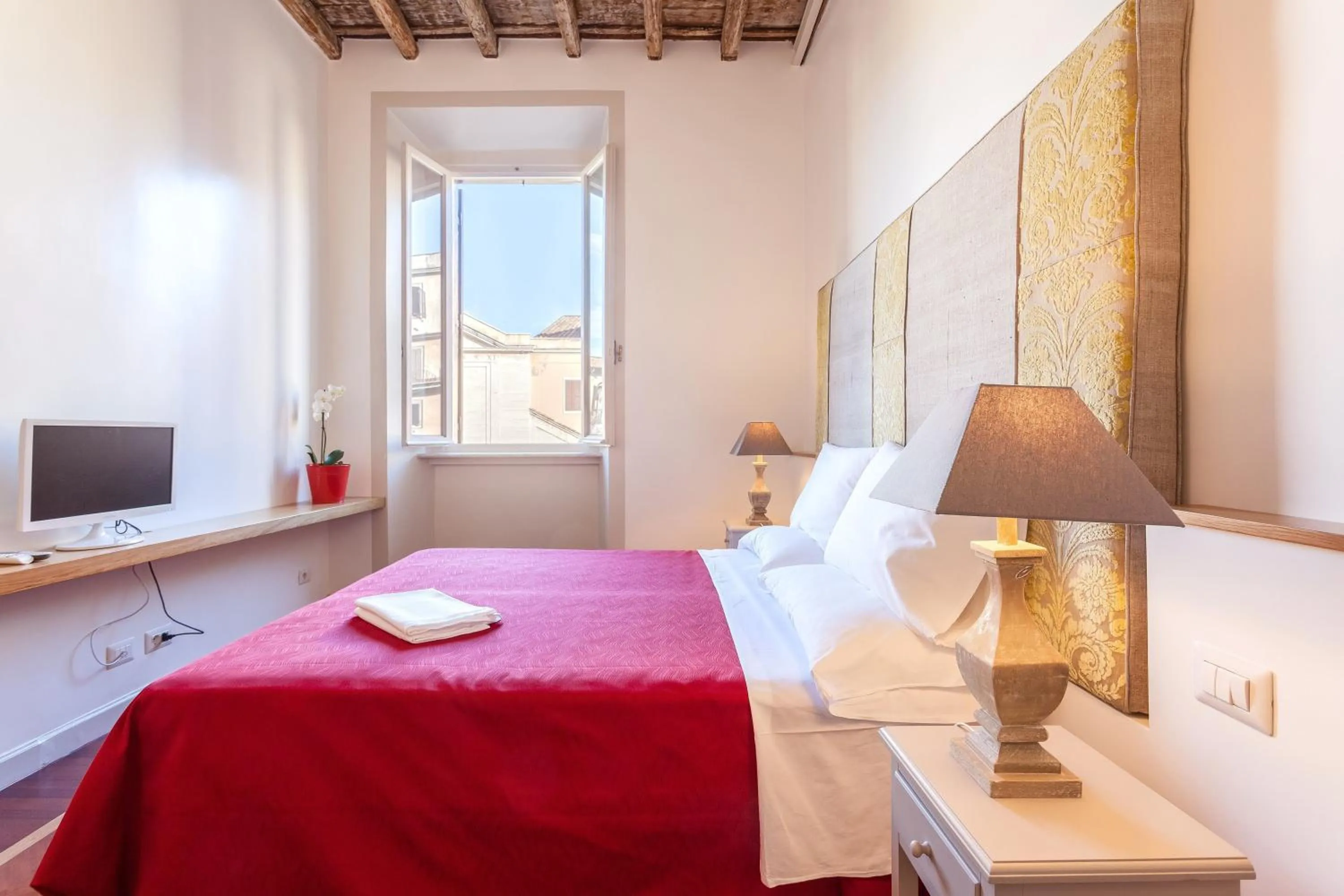 Bedroom, Bed in The Bluehostel