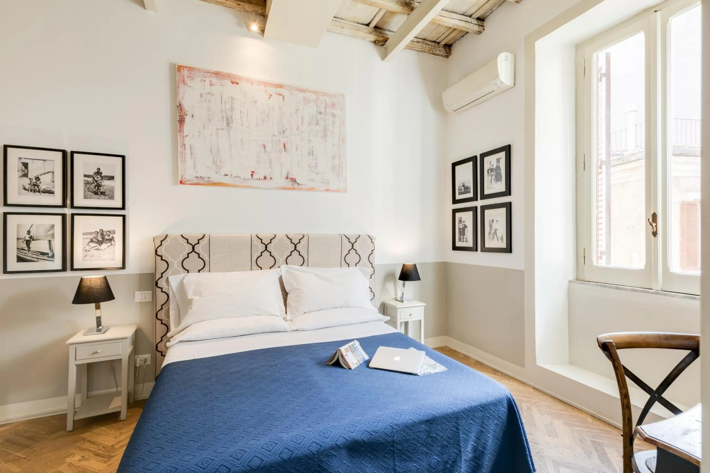 Bedroom, Bed in The Bluehostel