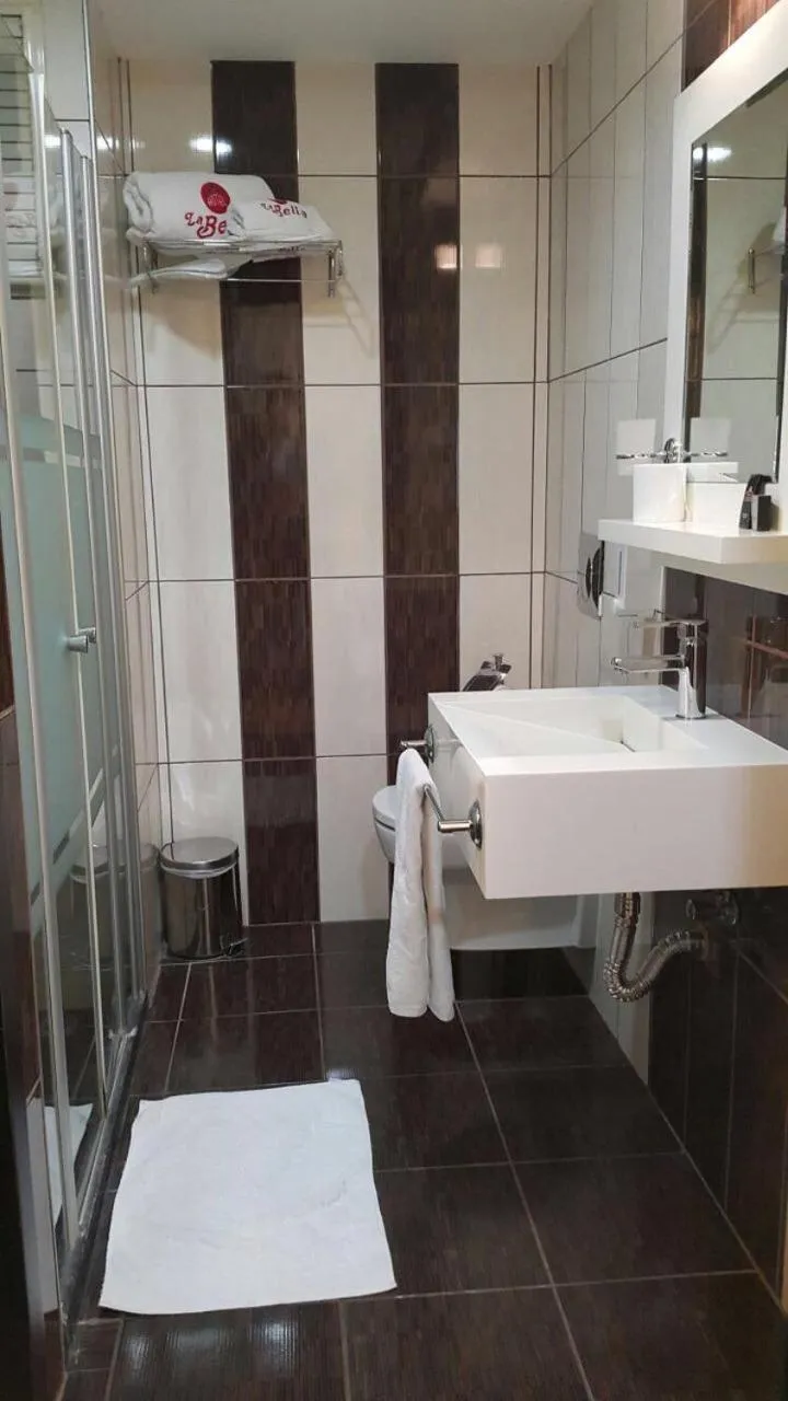 Bathroom in Hotel La Bella Soma