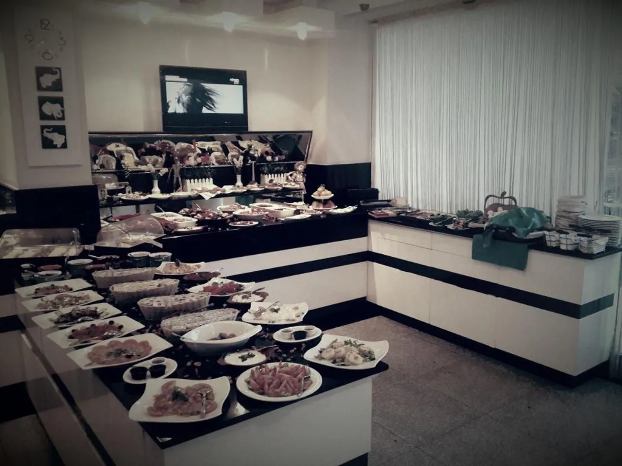 Buffet breakfast in Hotel La Bella Soma