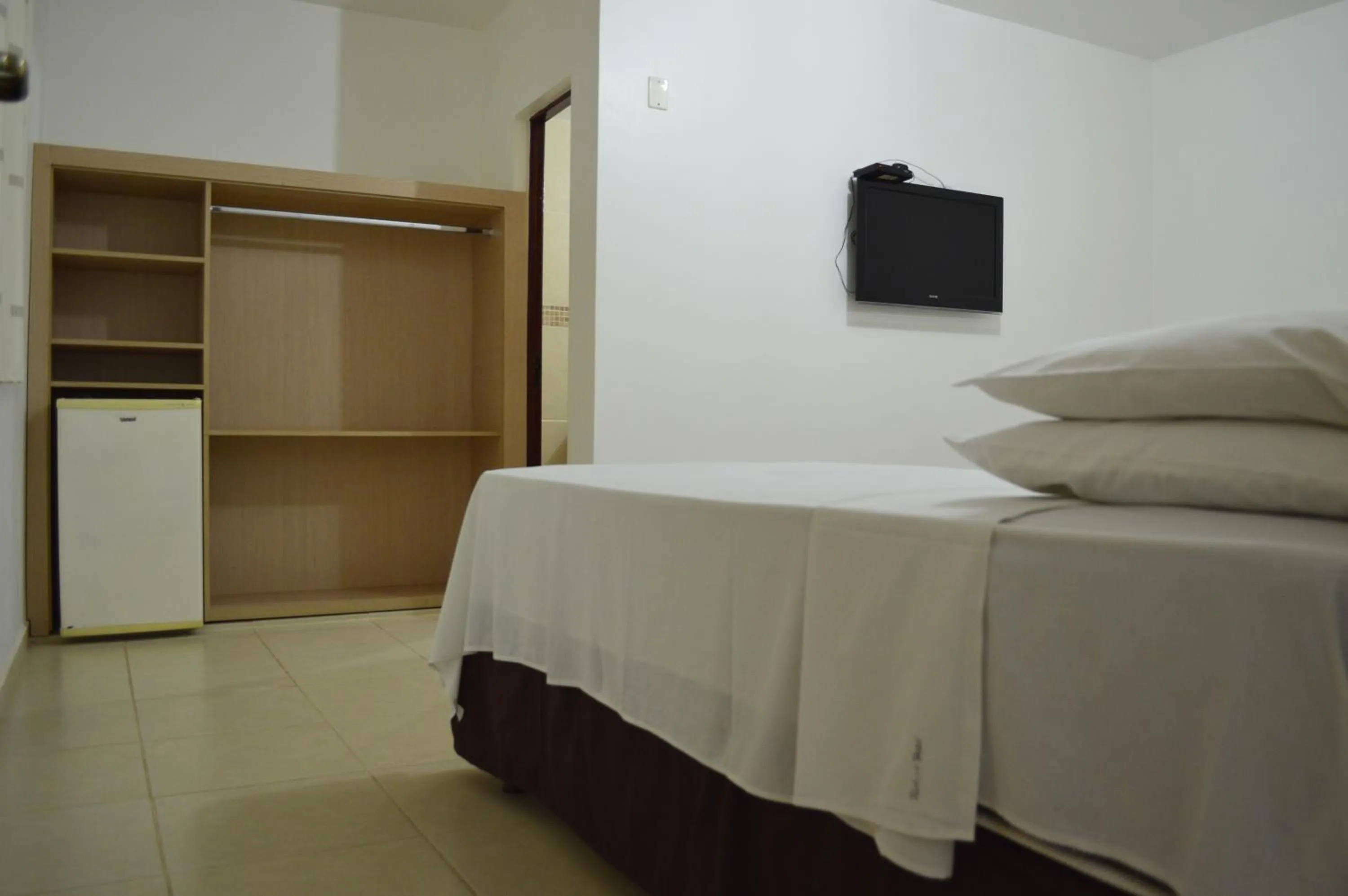 Photo of the whole room, Bed in Richard Hotel