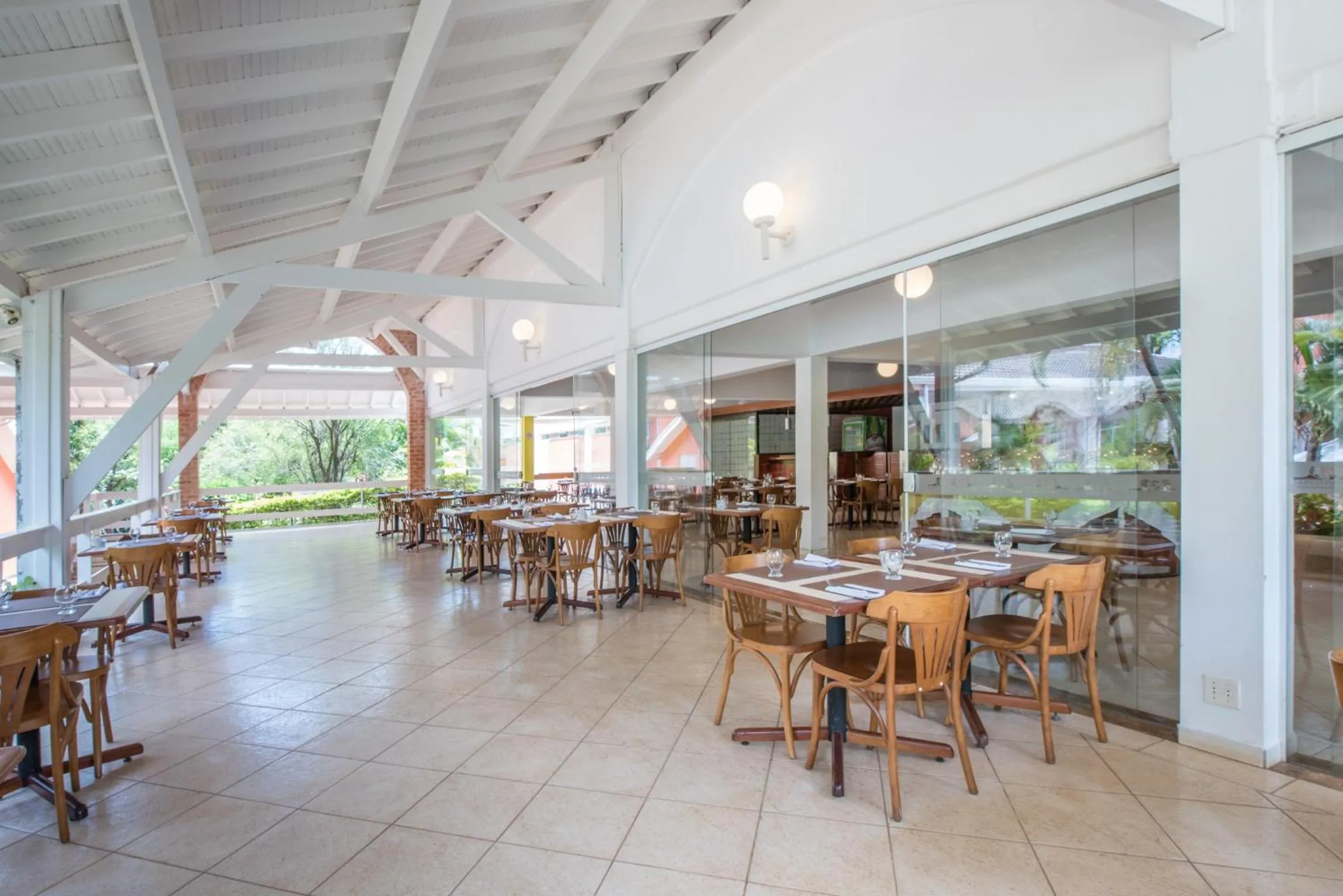 Restaurant/places to eat in Carlton Suítes Limeira