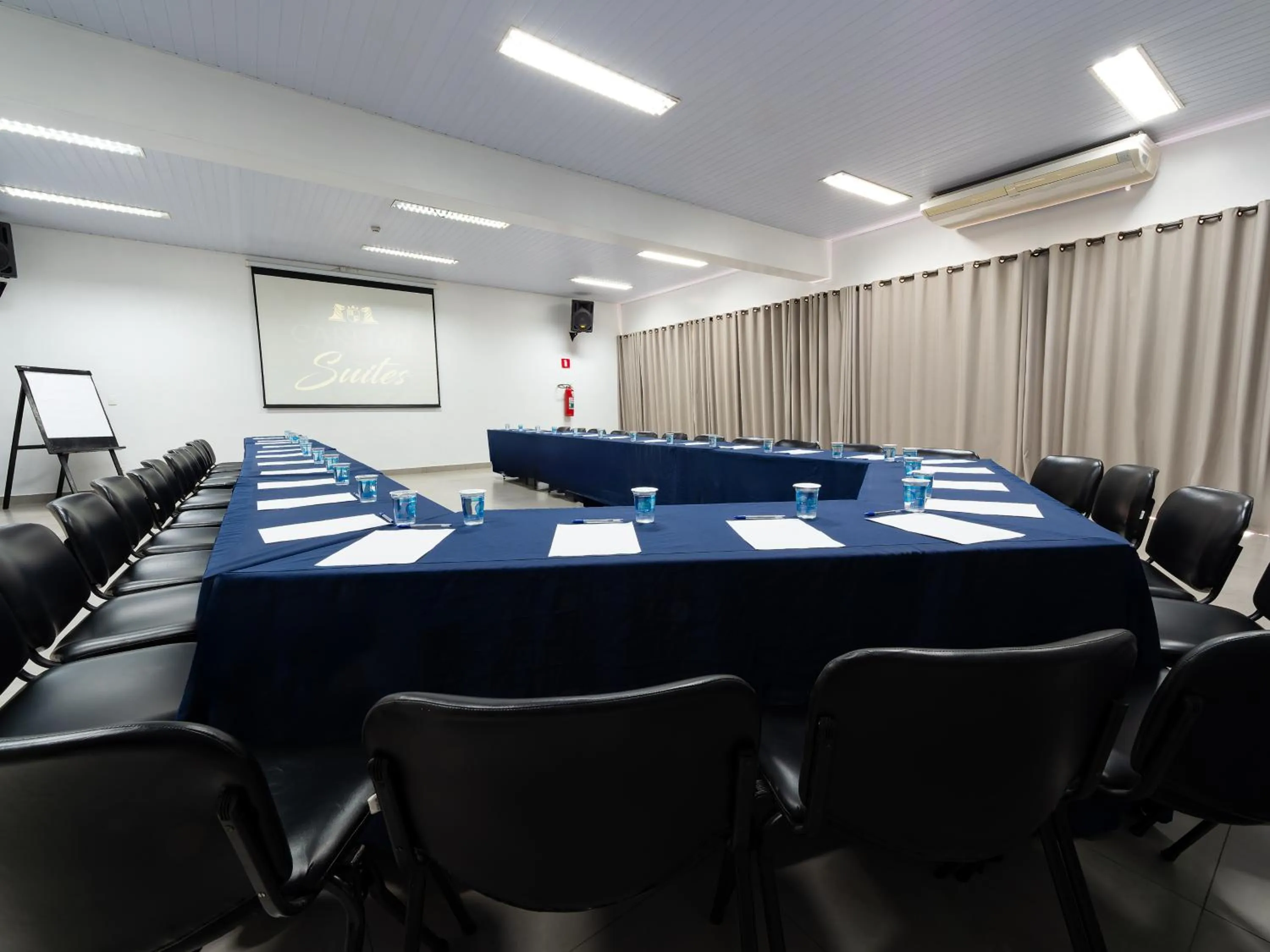 Banquet/Function facilities in Carlton Suítes Limeira