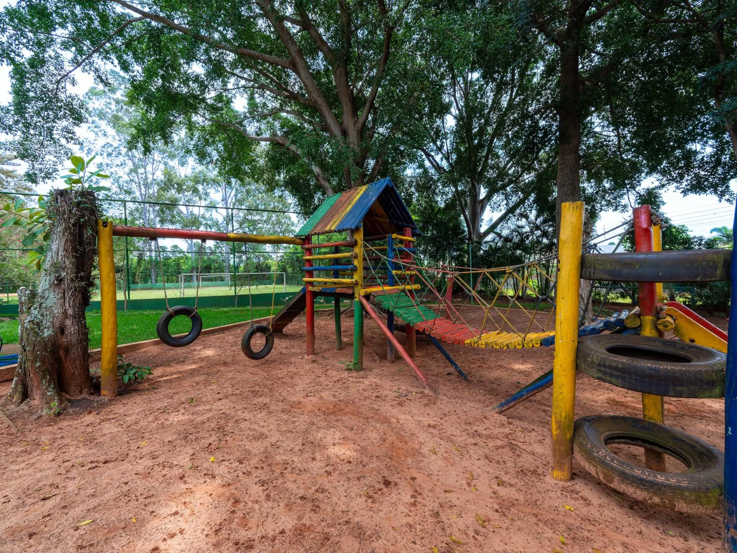 Children play ground in Carlton Suítes Limeira