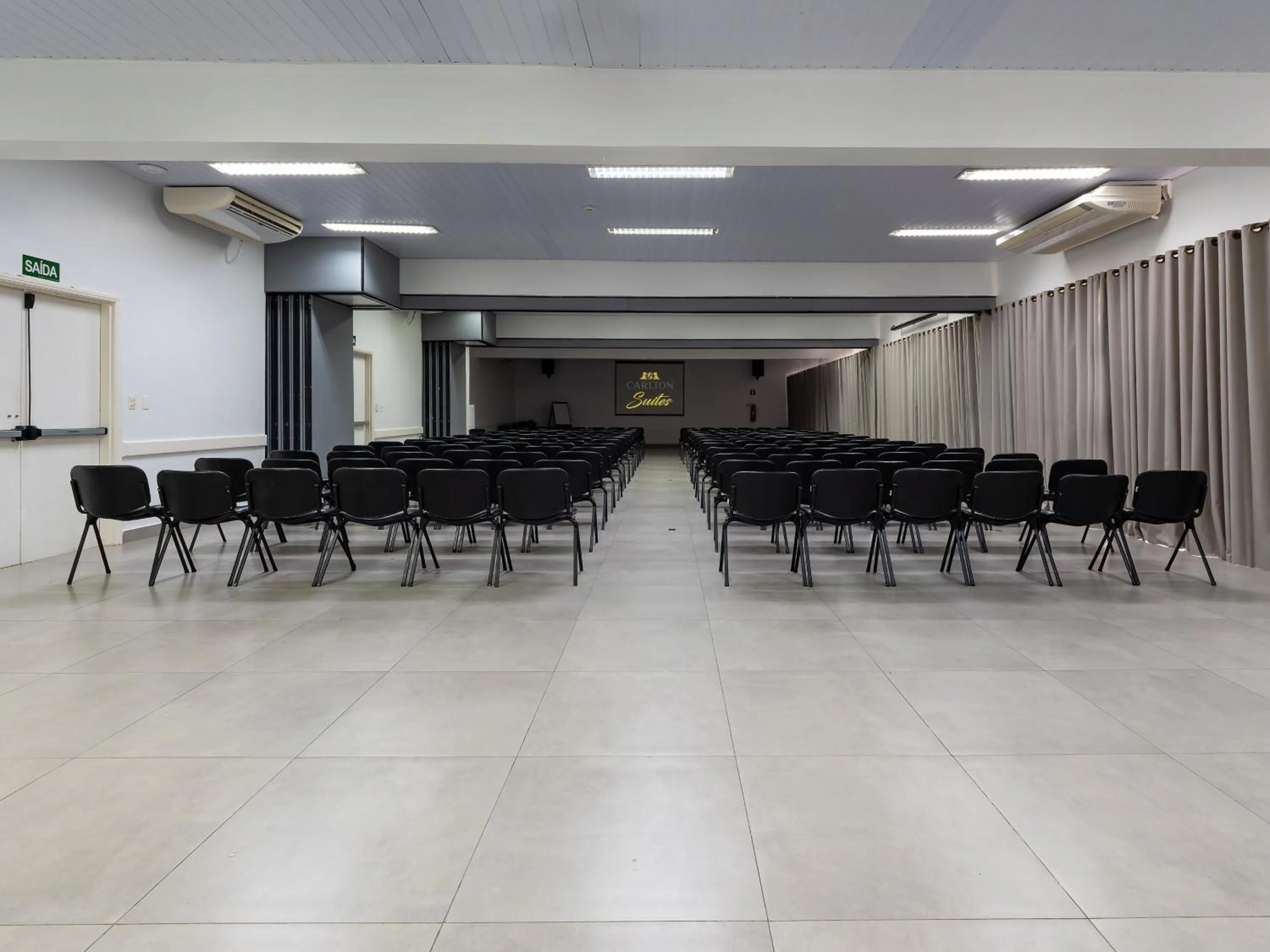 Banquet/Function facilities in Carlton Suítes Limeira