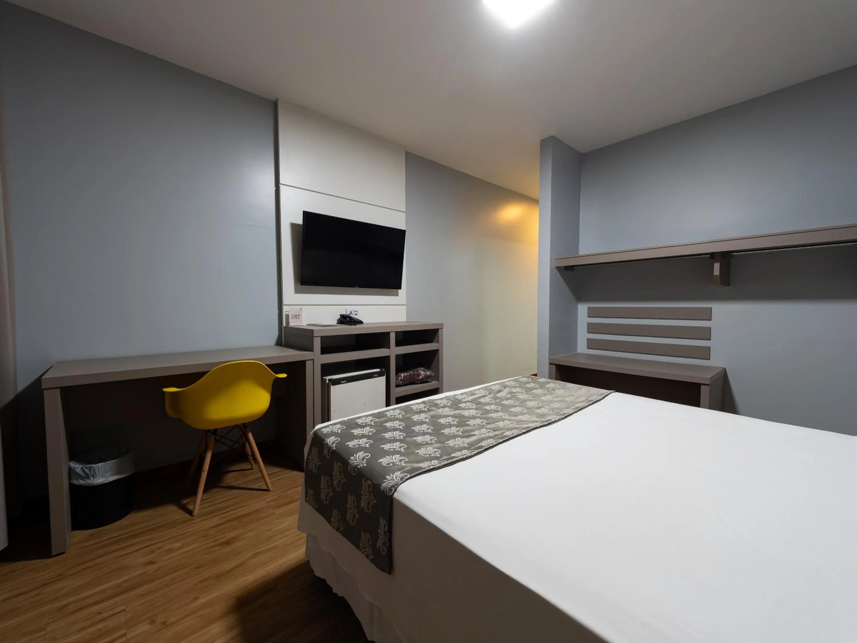 Bedroom, Bed in Carlton Suítes Limeira